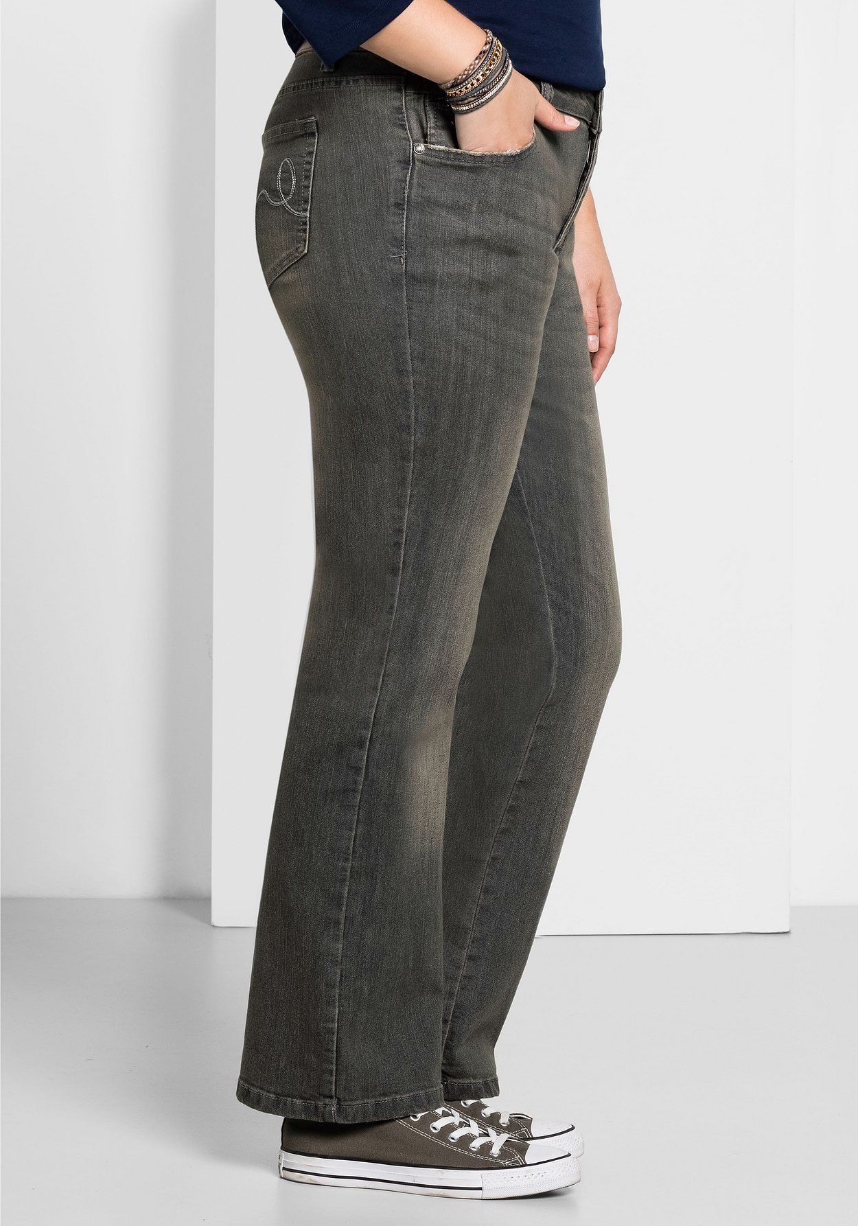 Sheego Bootcut-Jeans »Jeans in 5-Pocket-Form, mit Used-Effekten«