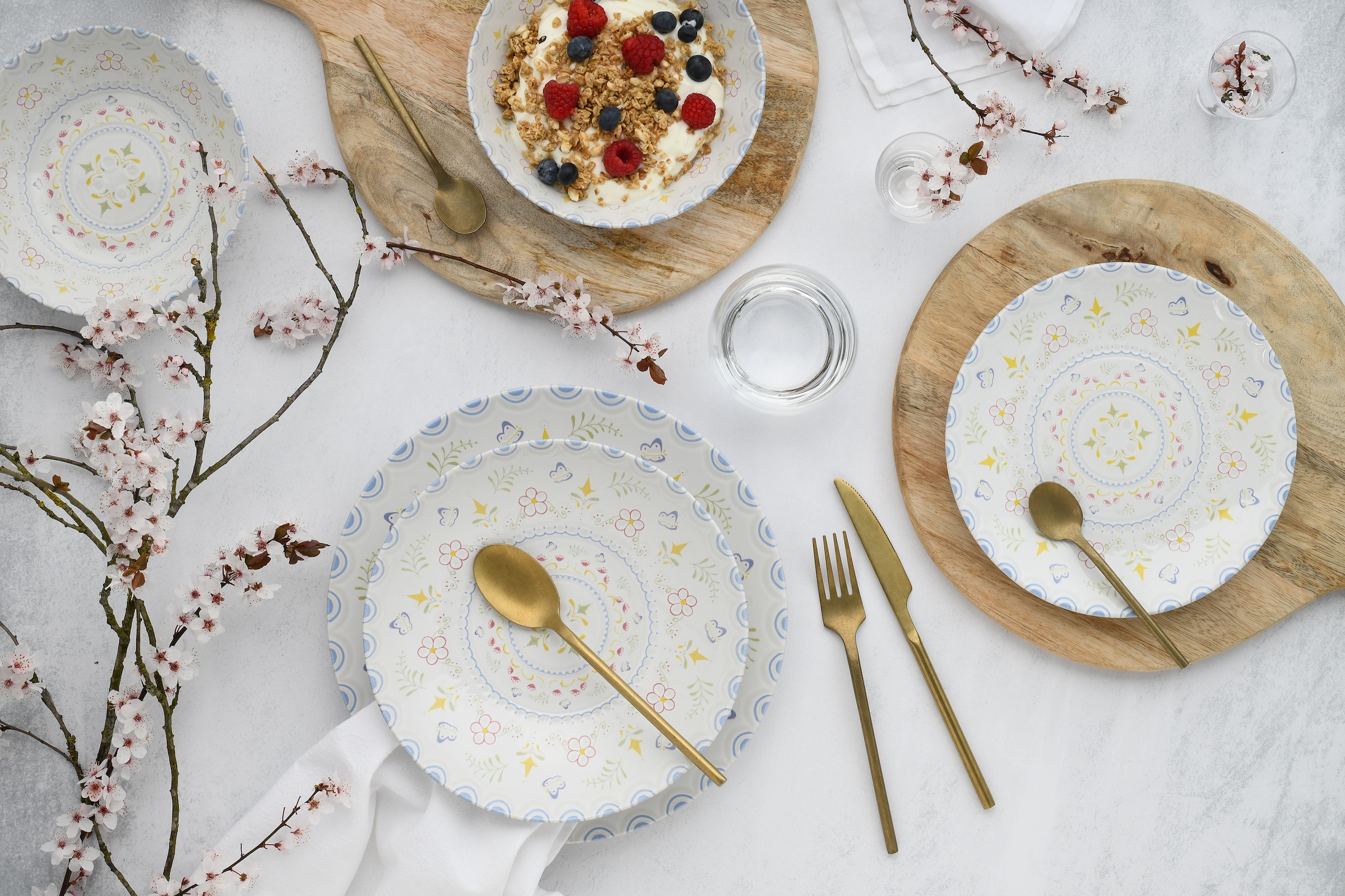 CreaTable Teller-Set »Primavera Pastell, Teller Set 16-tlg.« Vollflächig dekoriert, Schmetterlingsmotive, Zarte Pastelltöne