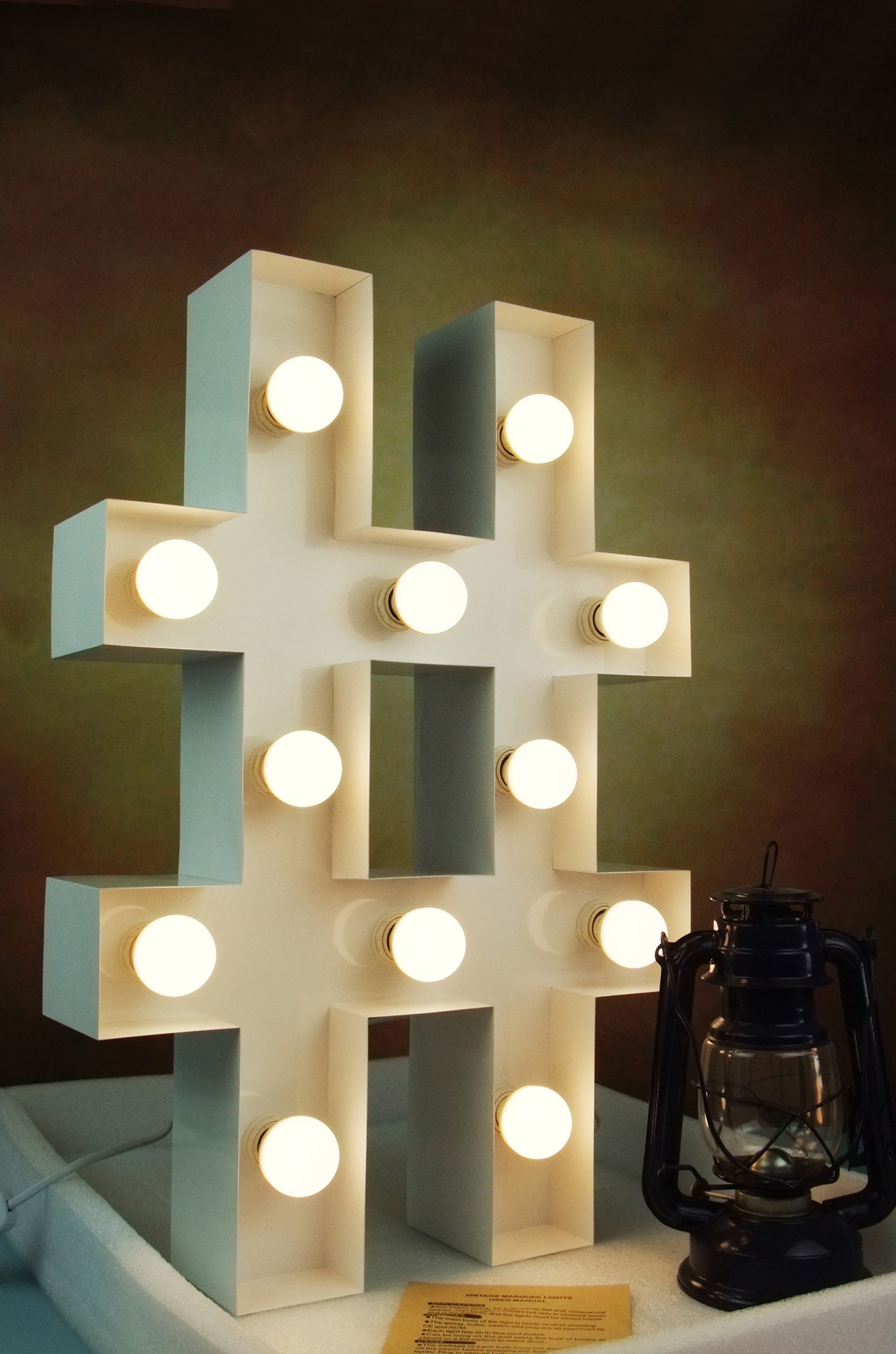 MARQUEE LIGHTS LED Dekolicht »Hashtag«, 12 flammig, Leuchtmittel E14 | ohne Leuchtmittel, Wandlampe, Tischlampe Hashtag 12 Leuchtmittel E14 (exkl) - 42X61 cm