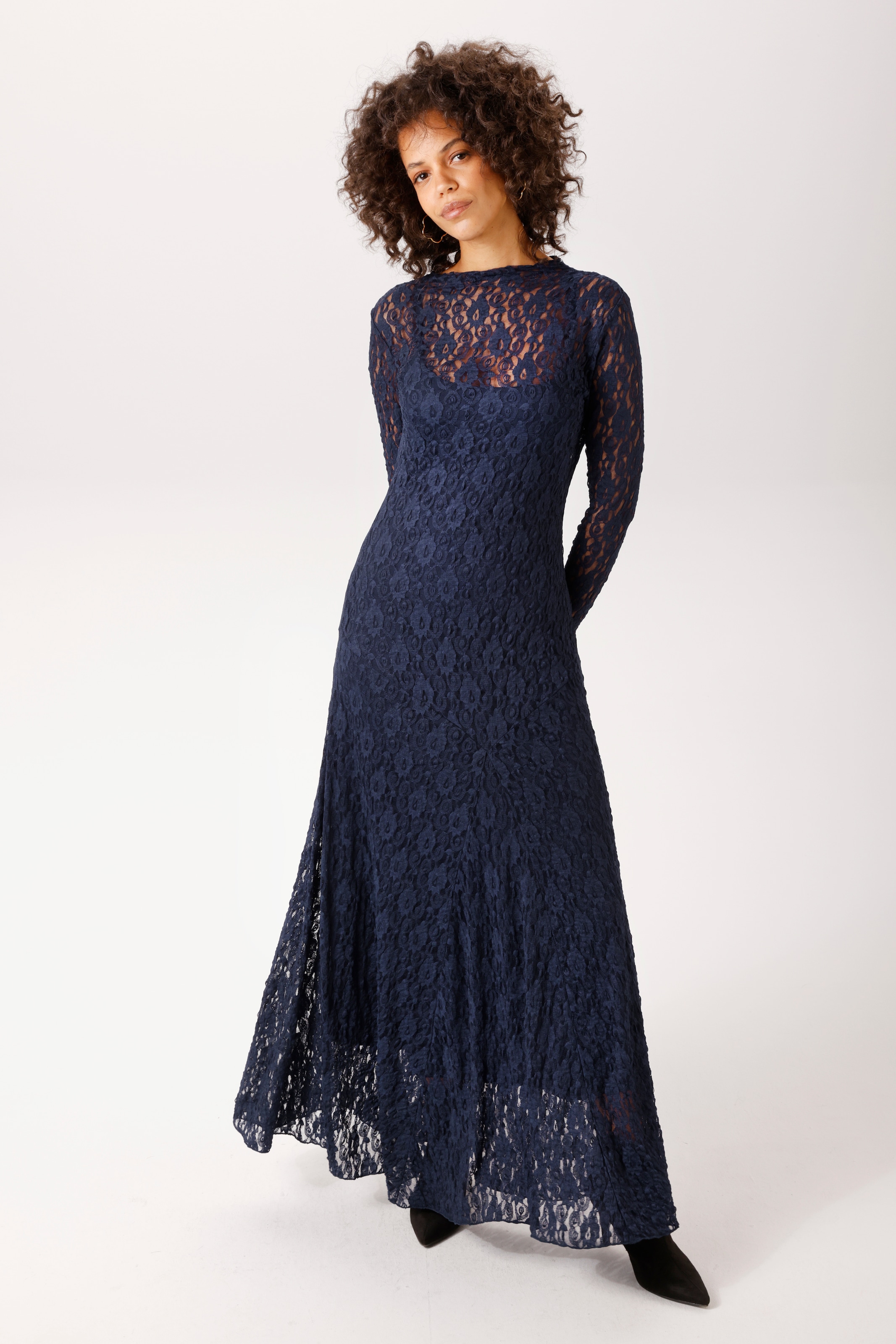 Aniston CASUAL Maxikleid aus zarter, elastischer Spitze - NEUE KOLLEKTION