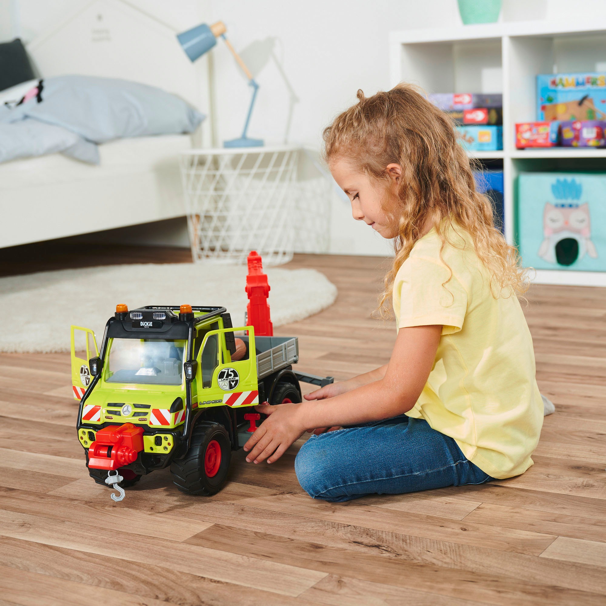 Dickie Toys Spielzeug-Forstmaschine »Unimog U530«, mit Licht & Sound
