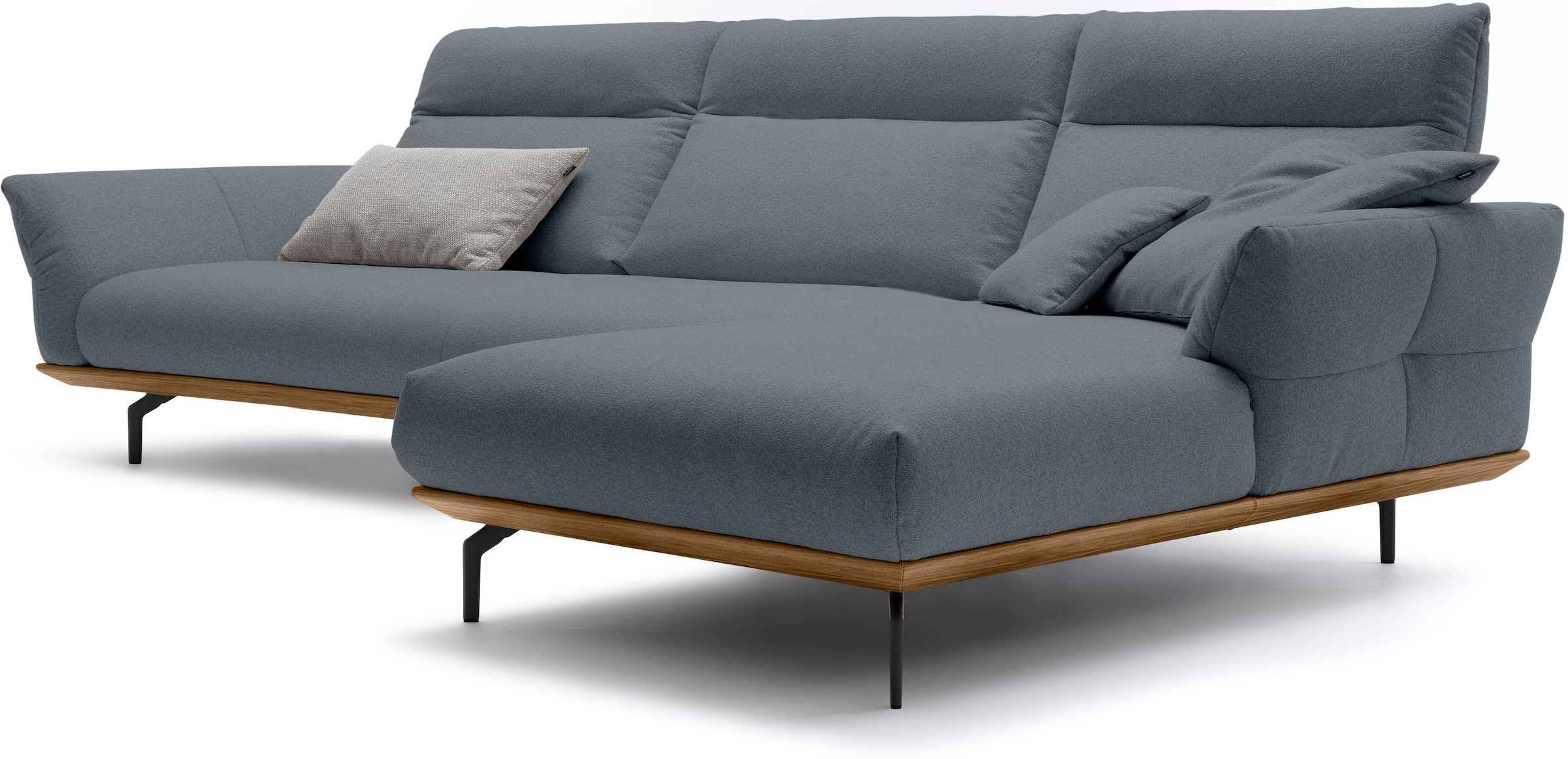 Creation BY ROLF BENZ Ecksofa »CR.460«, Sockel in Nussbaum, Winkelfüße in Umbragrau, Breite 338 cm