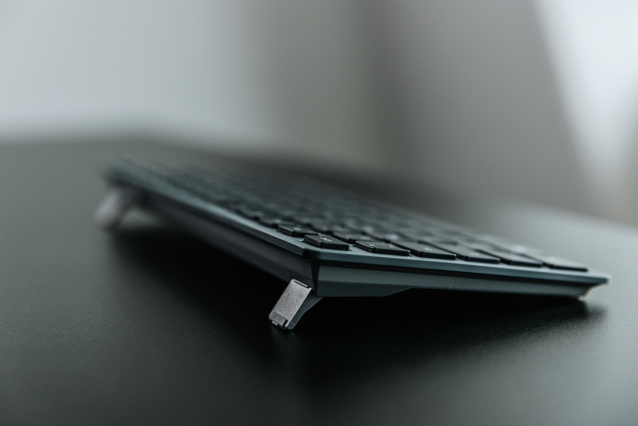 Cherry Wireless-Tastatur »KW 7100 MINI BT«, Multipoint 3 BT, Inkl. Transporttasche