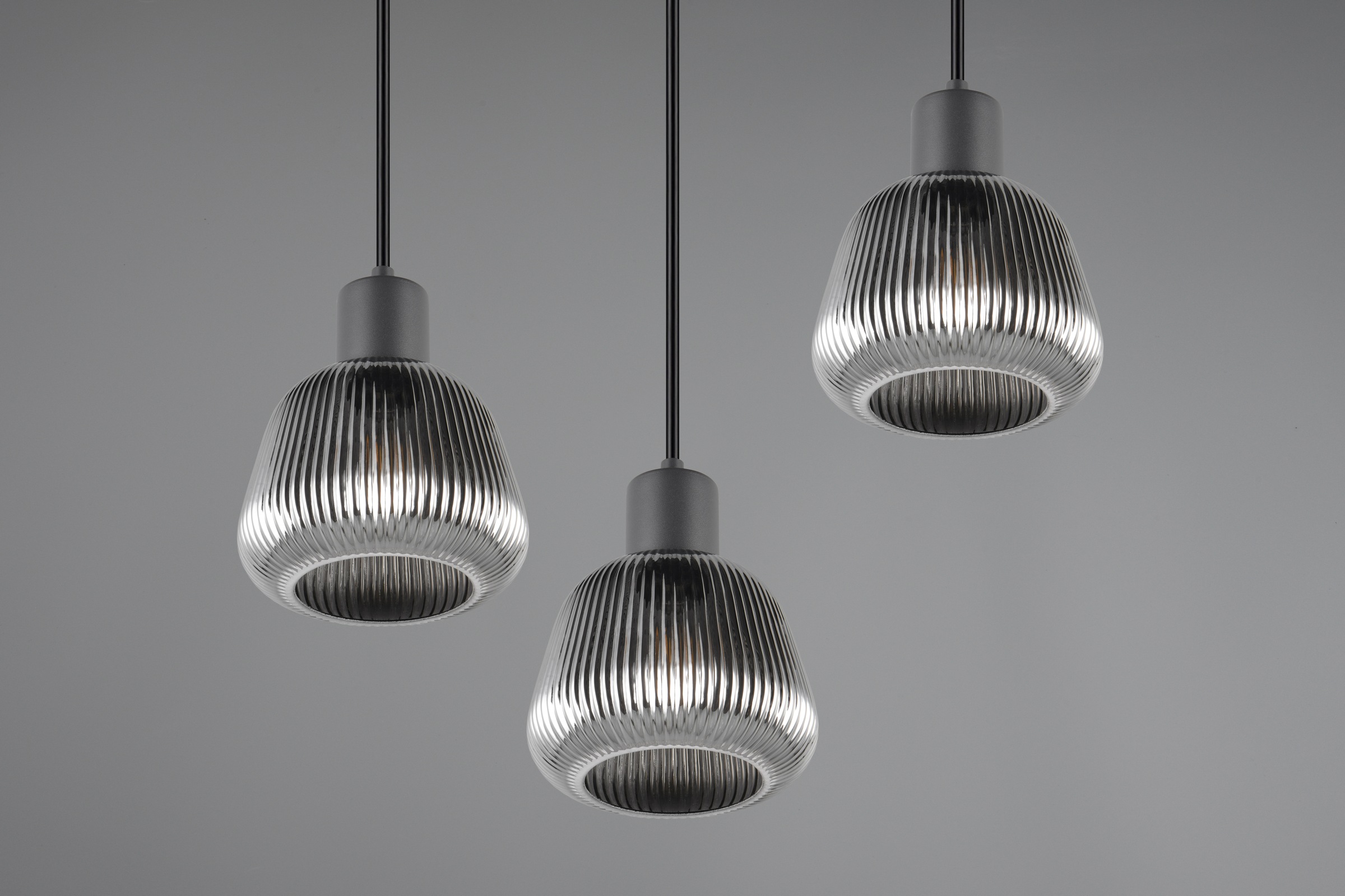 TRIO Leuchten Pendelleuchte »TARIFA, 3-flammige Hängeleuchte exkl 3xE27 max 25W, Glas Hängelampe« E27 1 Stk. warmweiß - kaltweiß höhenverstellbar max 150cm Glas in Riffeloptik und leicht verspiegelt