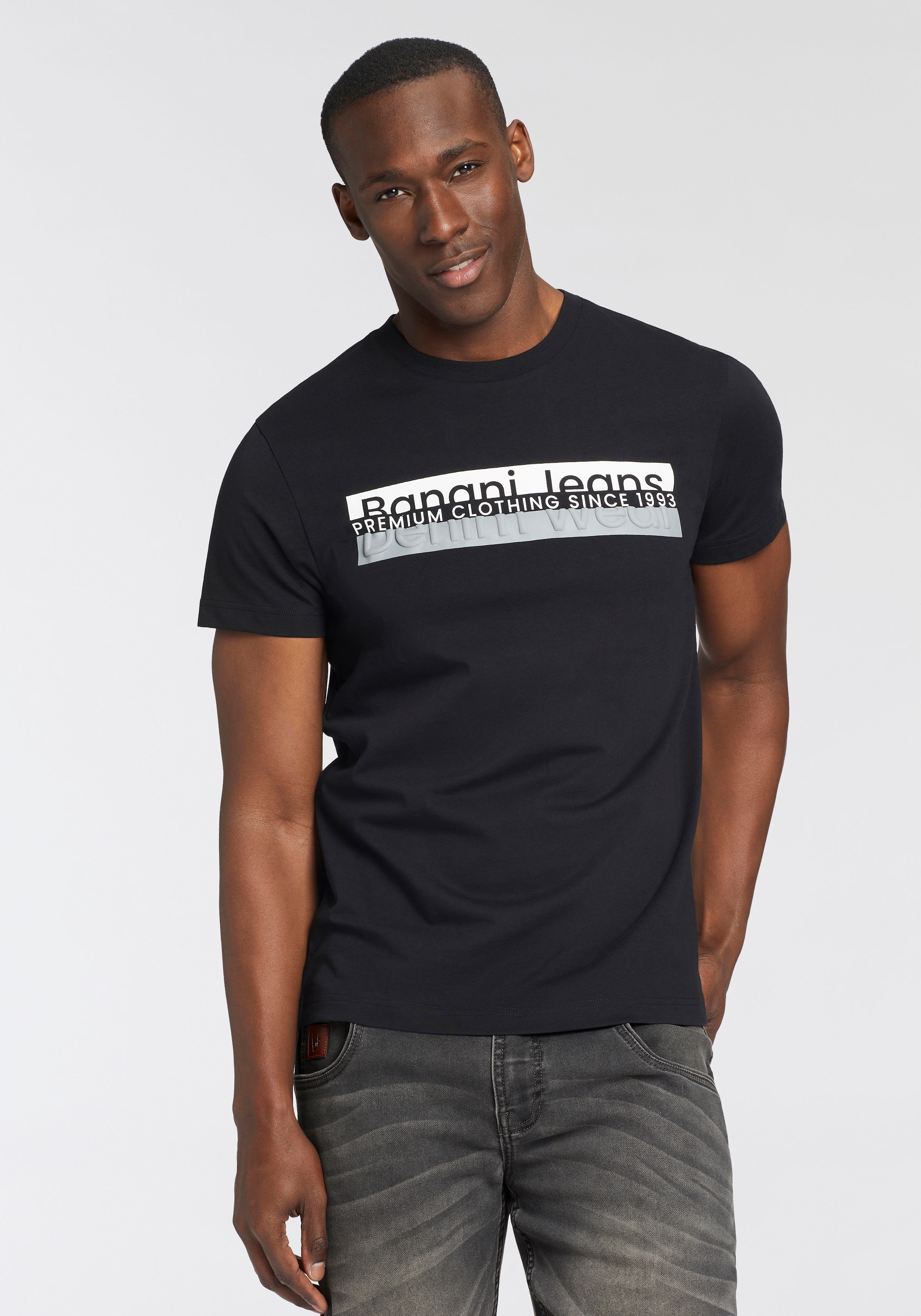 Bruno Banani T-Shirt, mit modischem Frontprint