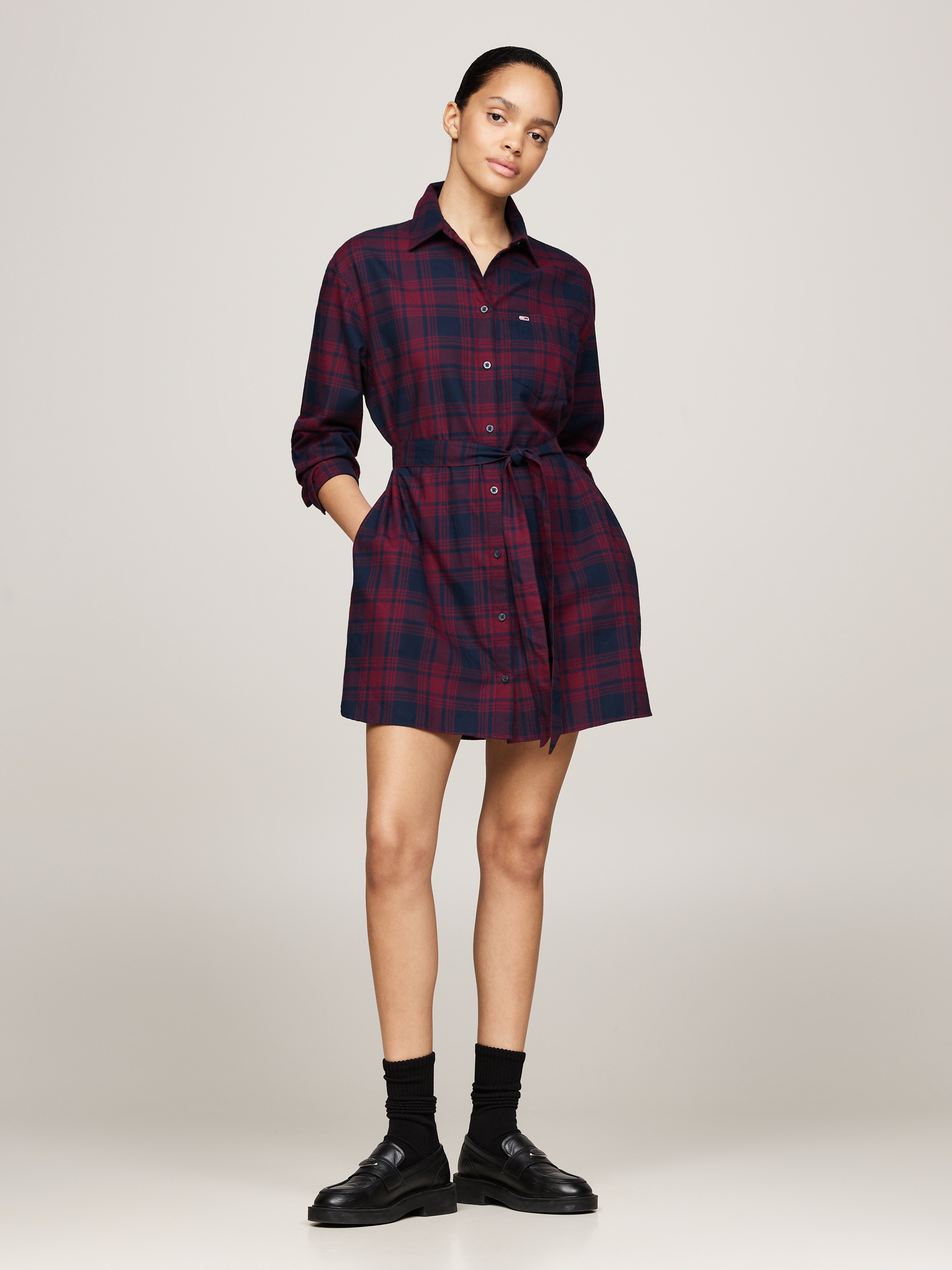 TOMMY JEANS Hemdblusenkleid »TJW CHECK SHIRT DRESS EXT«, im modischem Karodessin, mit Gürtel