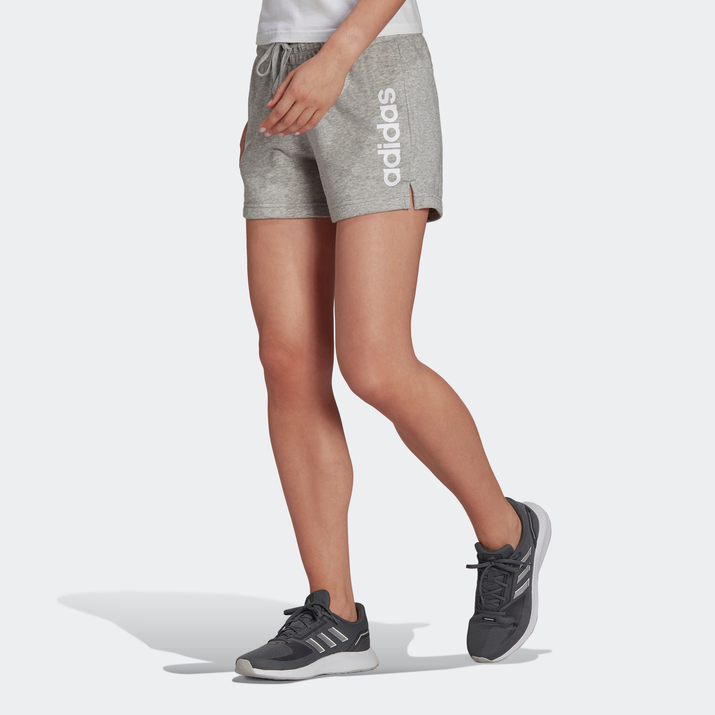 adidas Sportswear Shorts »ESSENTIALS SLIM LOGO«, (1 tlg.) bei ♕