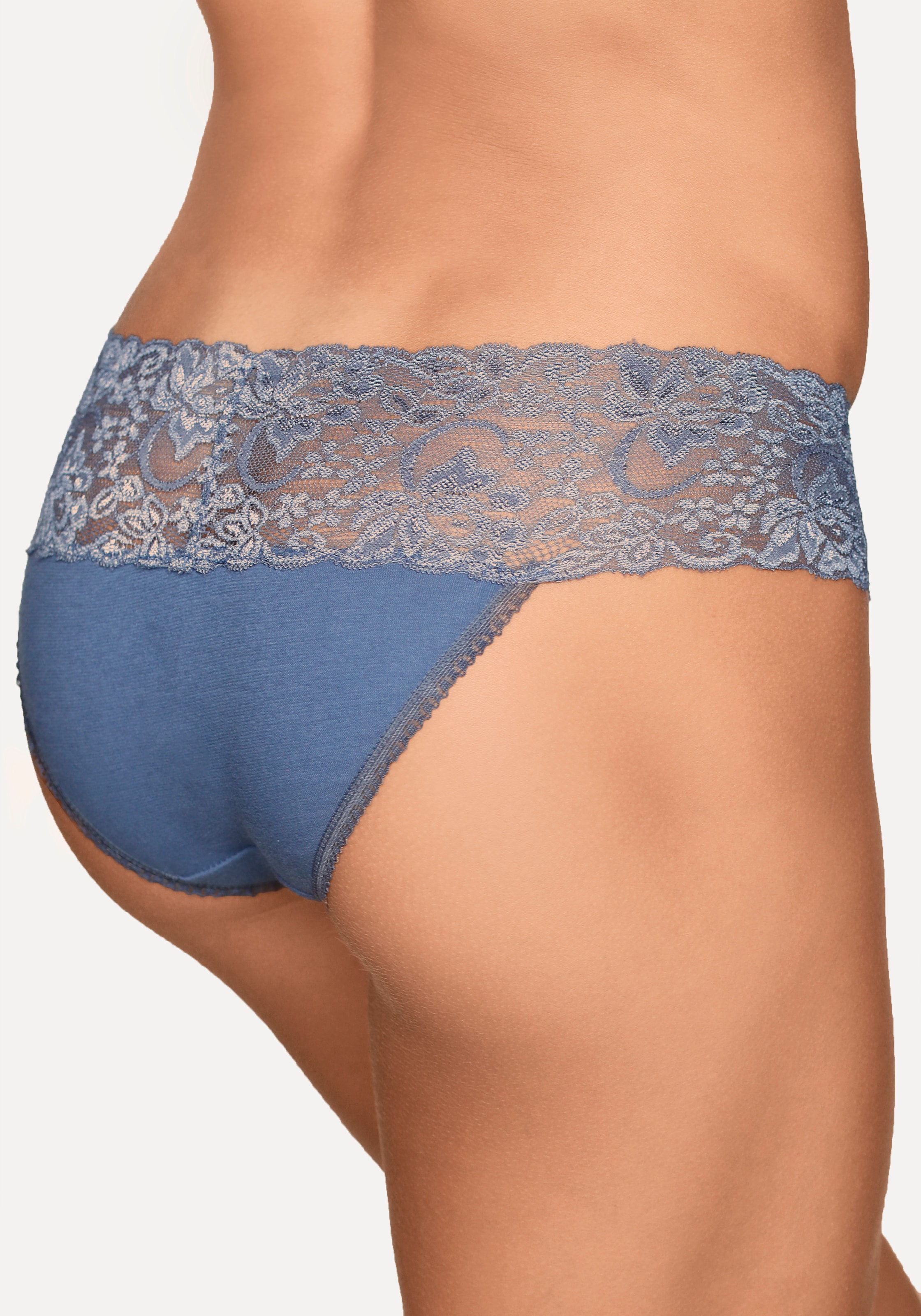 Vivance Brasilslip, (3er-Pack), aus elastischer Baumwolle mit floraler Spitze