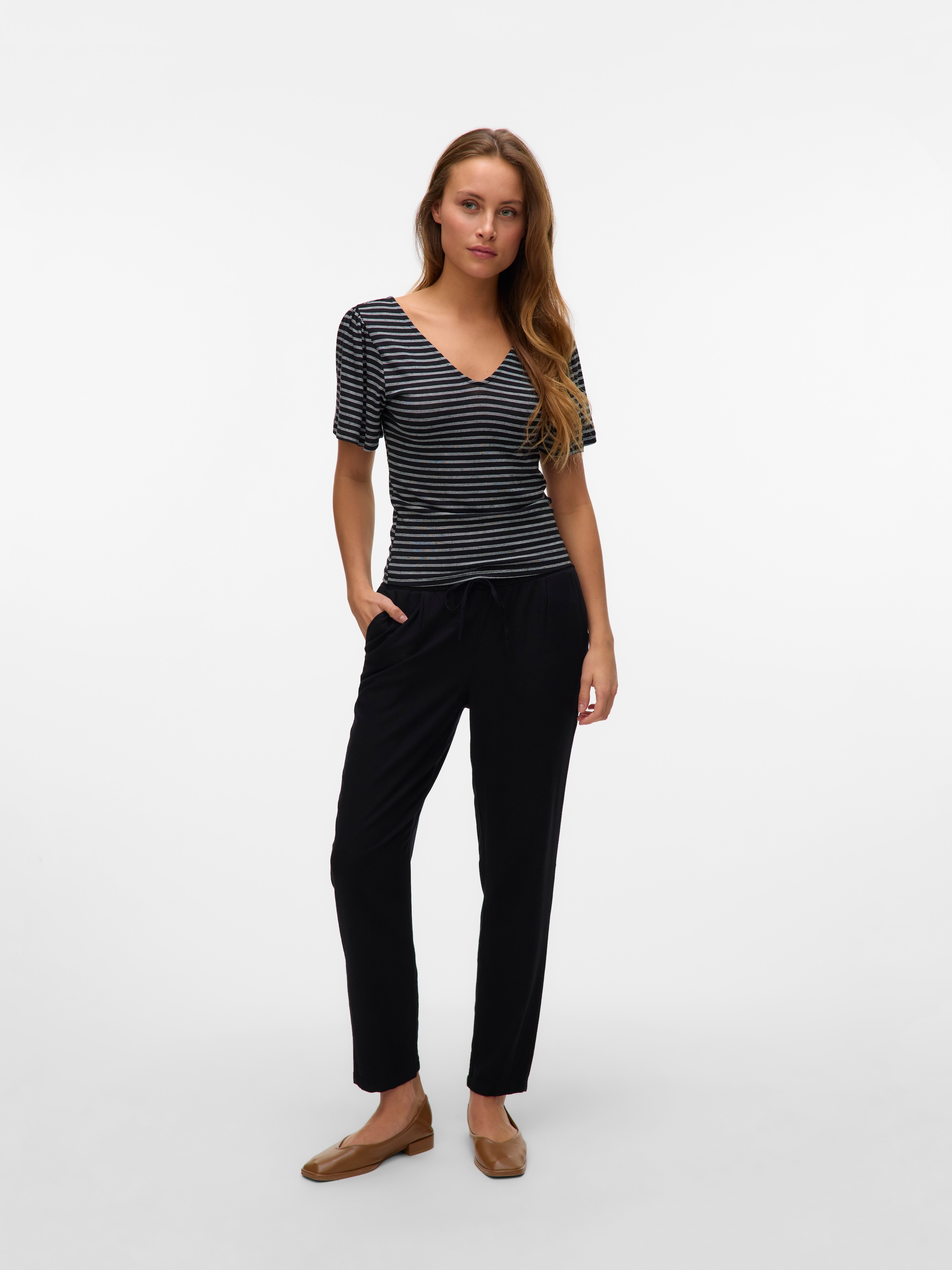 Vero Moda Schlupfhose »VMJESMILO MW ANKLE PANTS WVN NOOS«  mit Leinen, elastisches Bündchen und Kordelzug