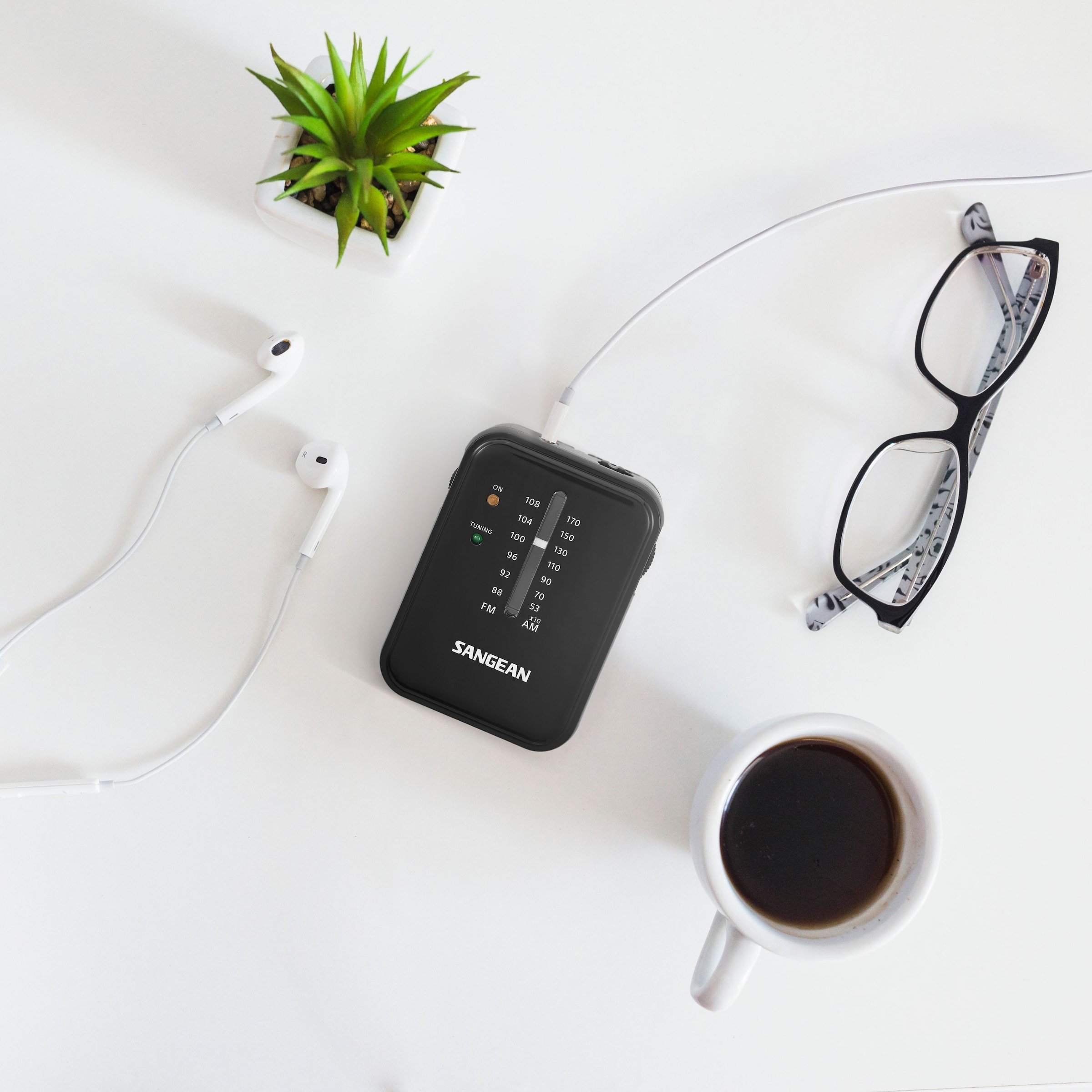 Sangean Radio »SR-32 (Pocket 320)«, (FM-Tuner-AM-Tuner), Ohrhörer im Lieferumfang