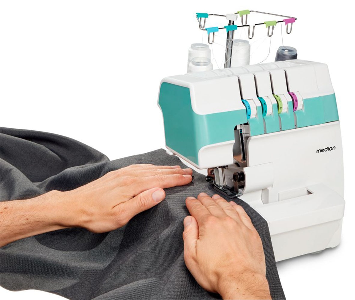 Medion® Overlock-Nähmaschine »MD 19169, Teleskopfadenführung, Zubehör- Fach,«, 4 Fäden gleichzeitig, Nähen mit 2 Nadeln, Einstellbare Fadenspannung