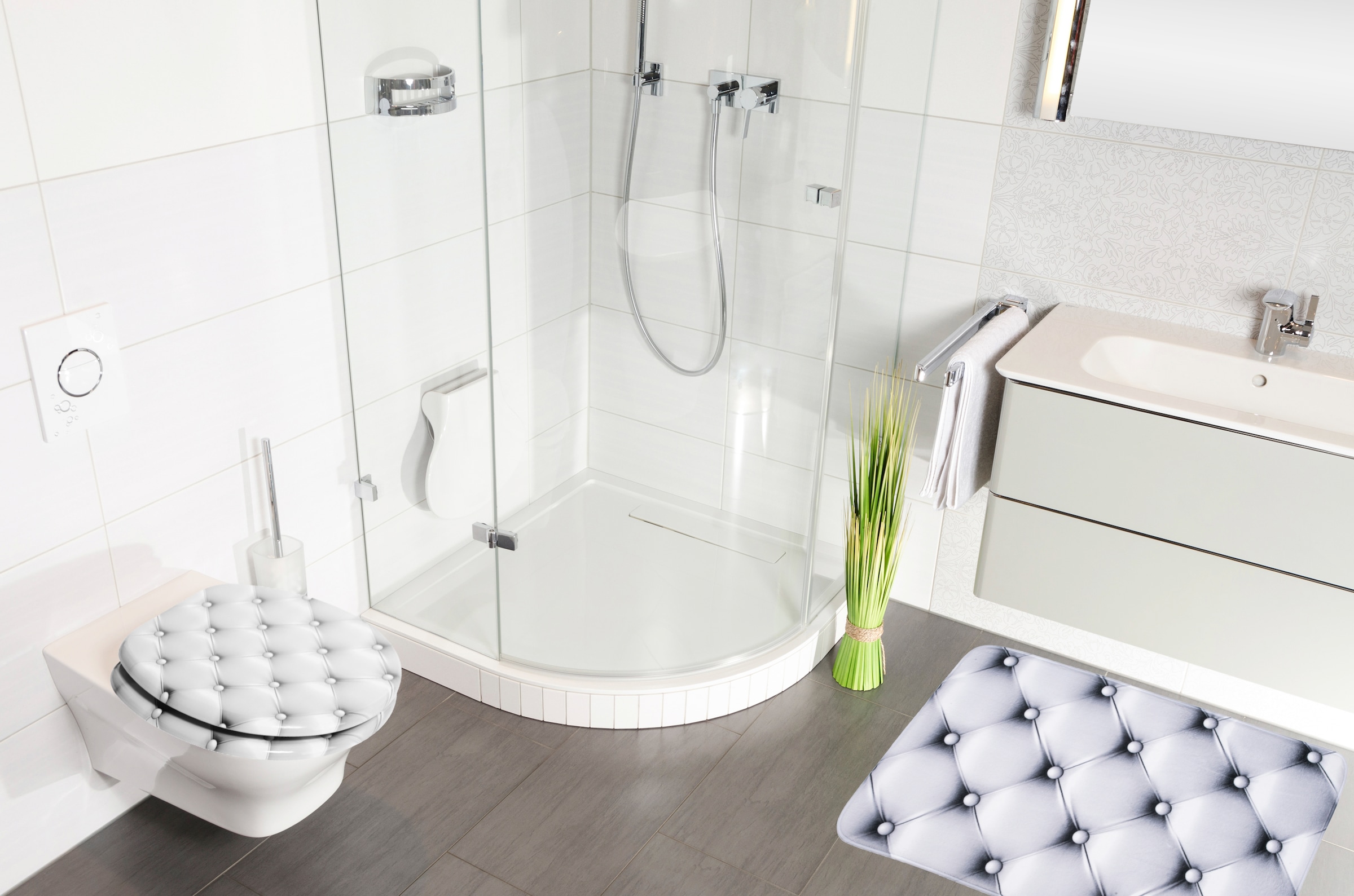 Sanilo Badaccessoire-Set »Comfort«, (Komplett-Set, 3 tlg.), bestehend aus WC-Sitz, Badteppich und Waschbeckenstöpsel