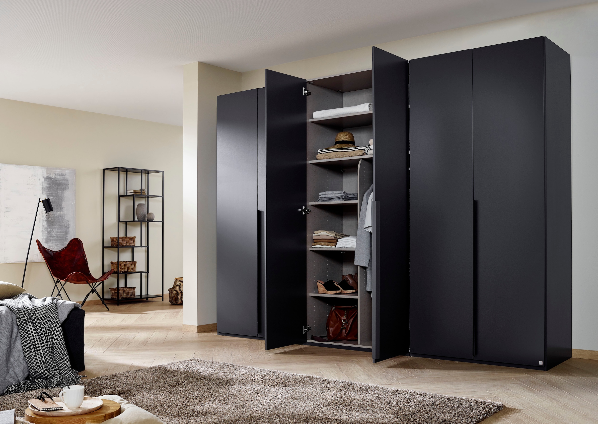 rauch Drehtürenschrank »Purisma Kleiderschrank Schlafzimmerschrank Schrank«, mit umfangreicher Innenausstattung