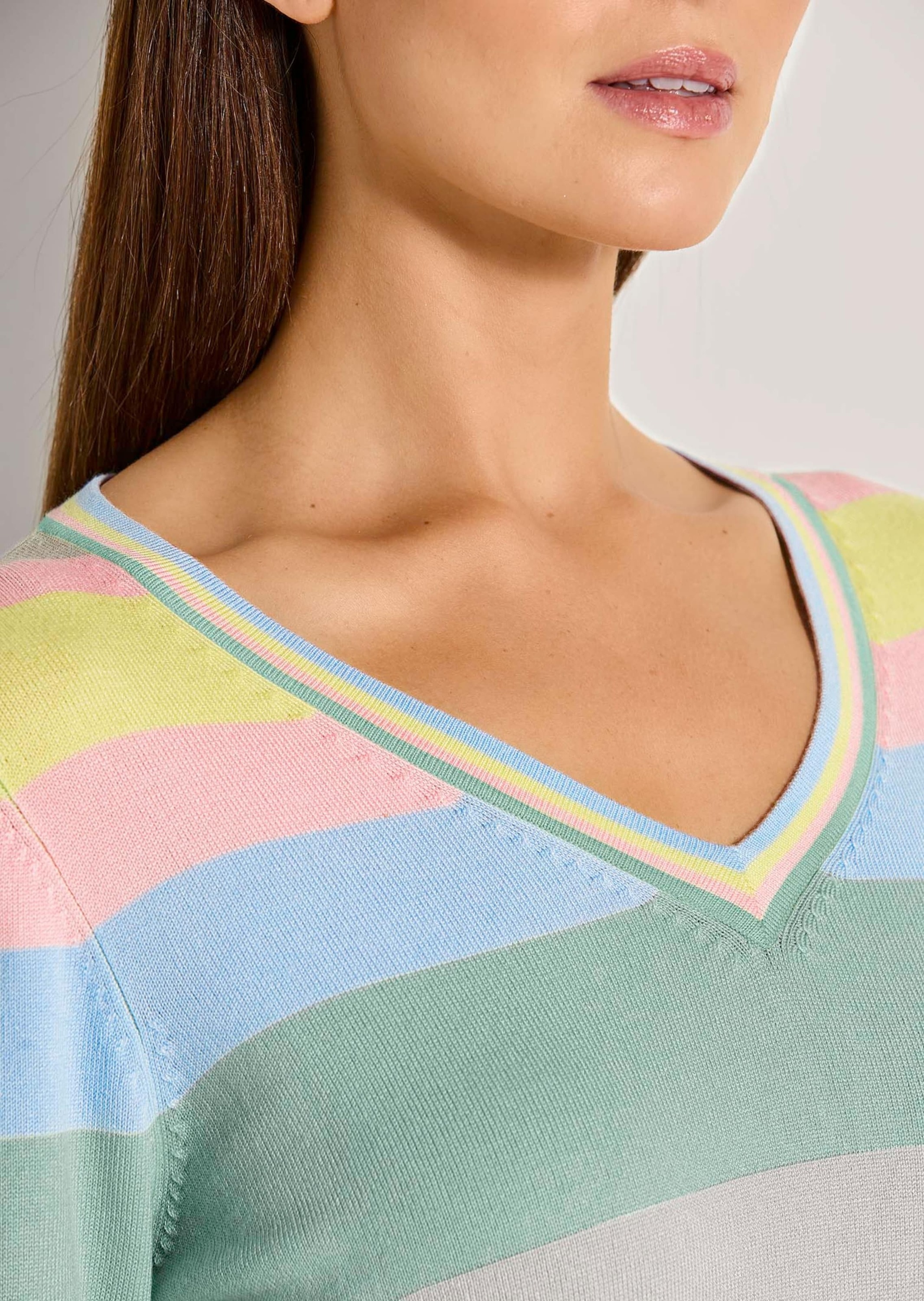 MADELEINE Longpullover »Pullover V-Pullover mit langen Ärmeln«