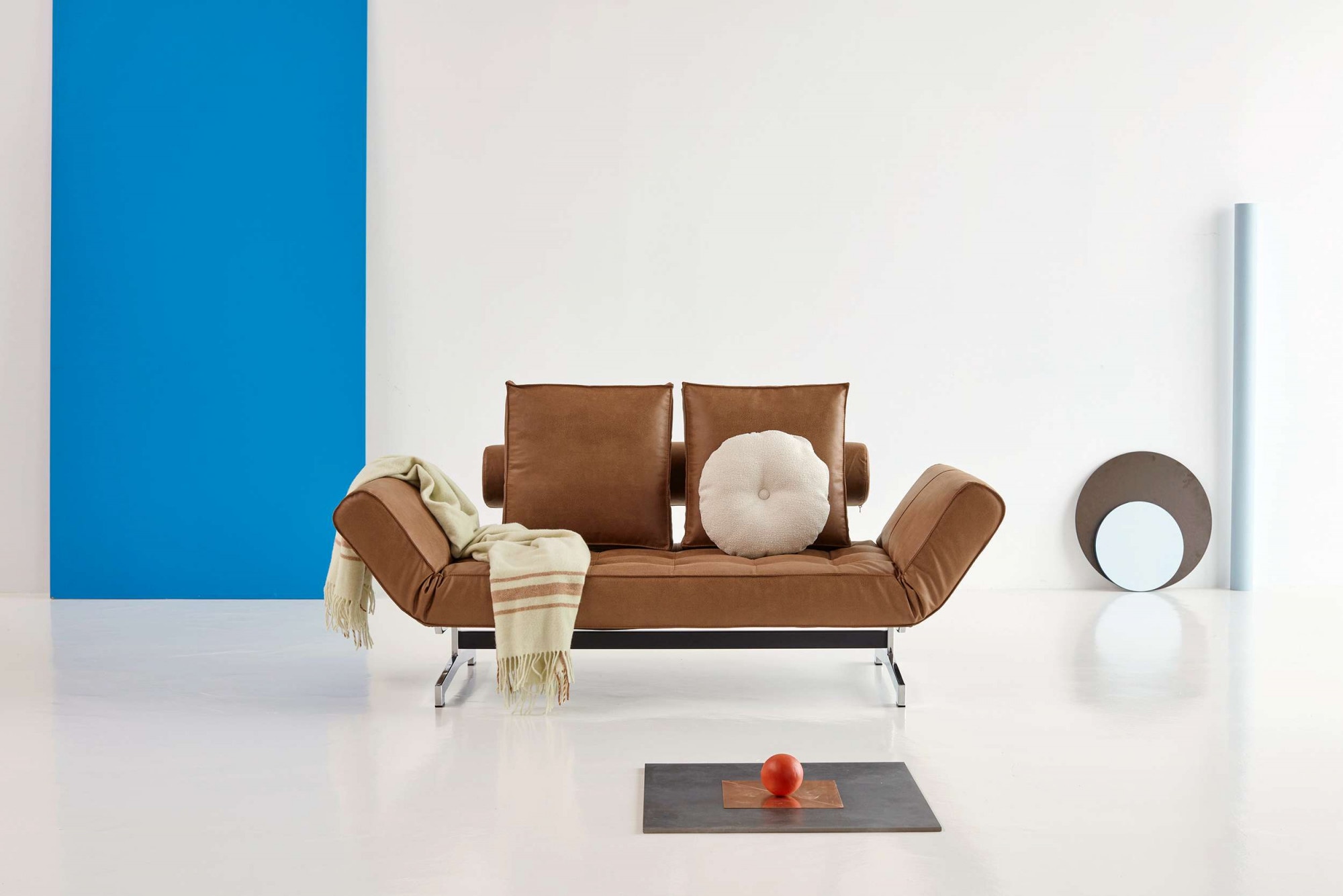 INNOVATION LIVING ™ 3-Sitzer »Ghia Schlafsofa, Multi-Wohlfühlsofa, Designfuß«, eine große Liegefläche mit geringer Stellfläche, beidseitig abklappbar