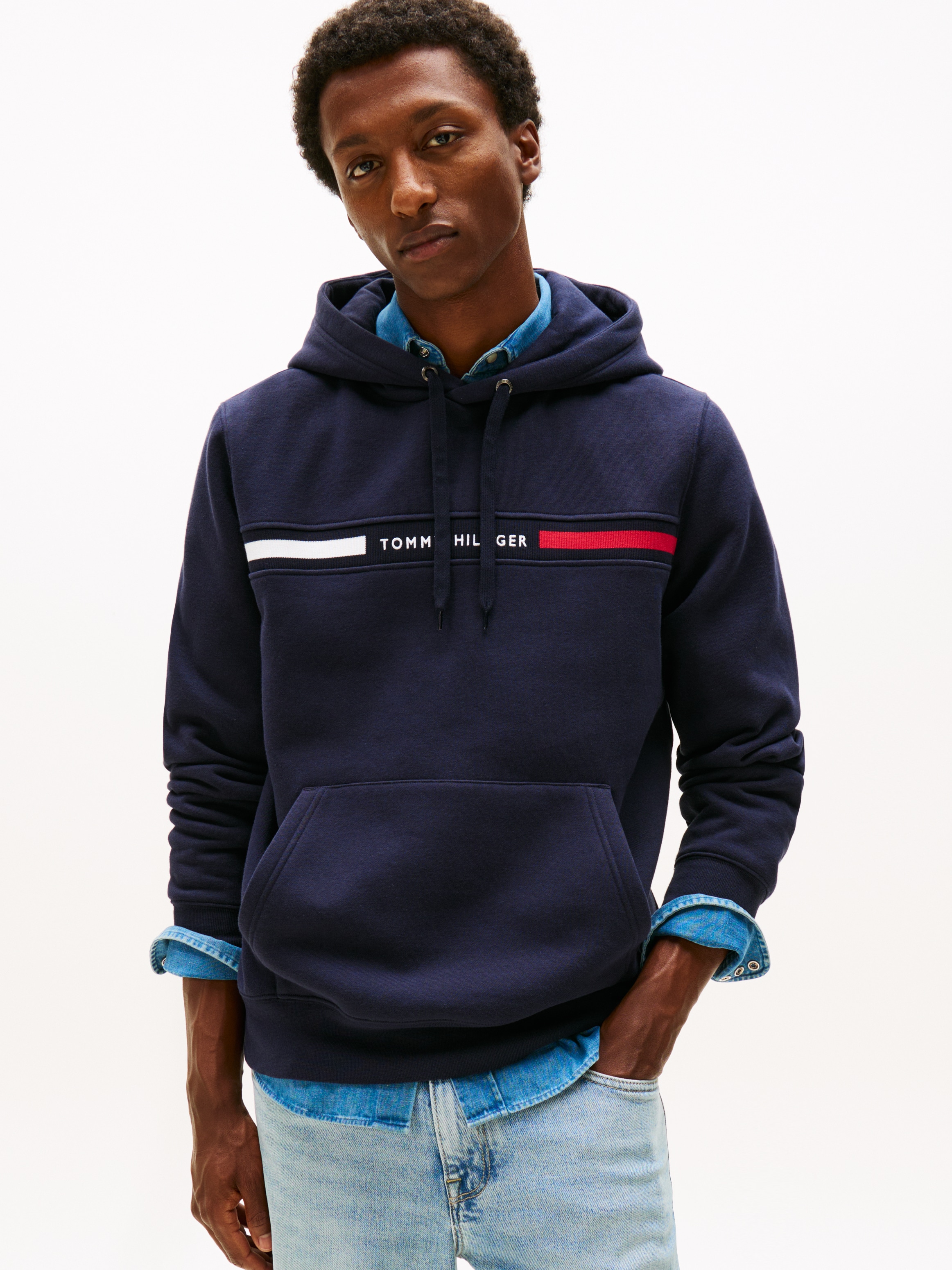 Tommy Hilfiger Kapuzensweatshirt »HILFIGER CHEST INSERT HOODY«, mit Kapuze, Kängurutasche, Logoschriftzug