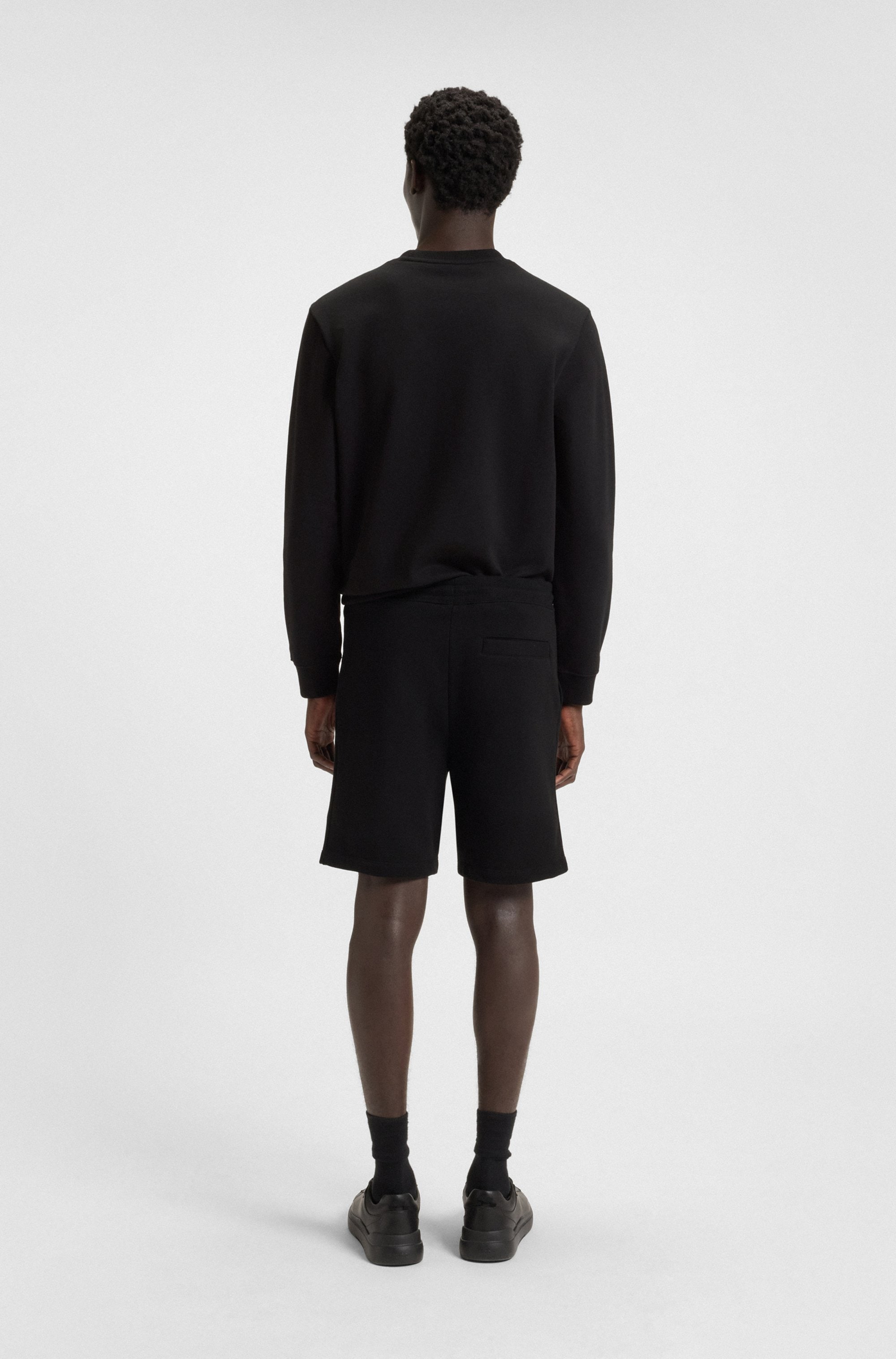 HUGO Sweatshorts »Diz«  Regular Fit, elastischer Bund mit Kordel, HUGO Red Weblabel