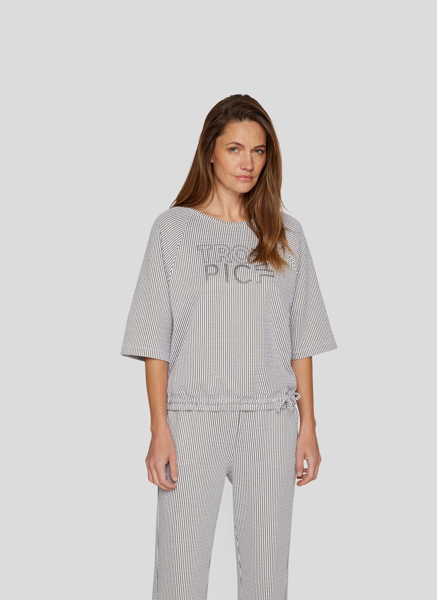Rabe Kurzarmshirt, im Streifen-Look und mit Bindung am Saum