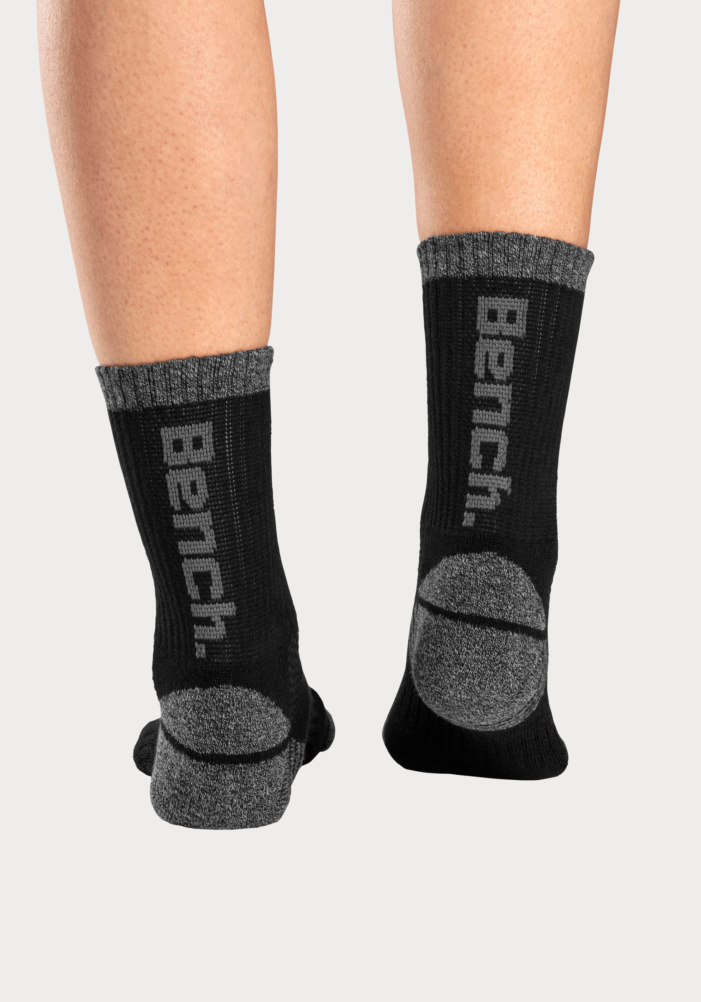 Bench. Tennissocken, (Packung, 3 Paar), mit Pikeestruktur und Mittelfußgummi