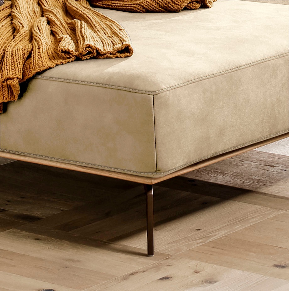 W.SCHILLIG Ecksofa »run, Designsofa mit tollem Sitzkomfort, bequem, L-Form« mit Holzsockel, Füße in Bronze pulverbeschichtet, Breite 319 cm