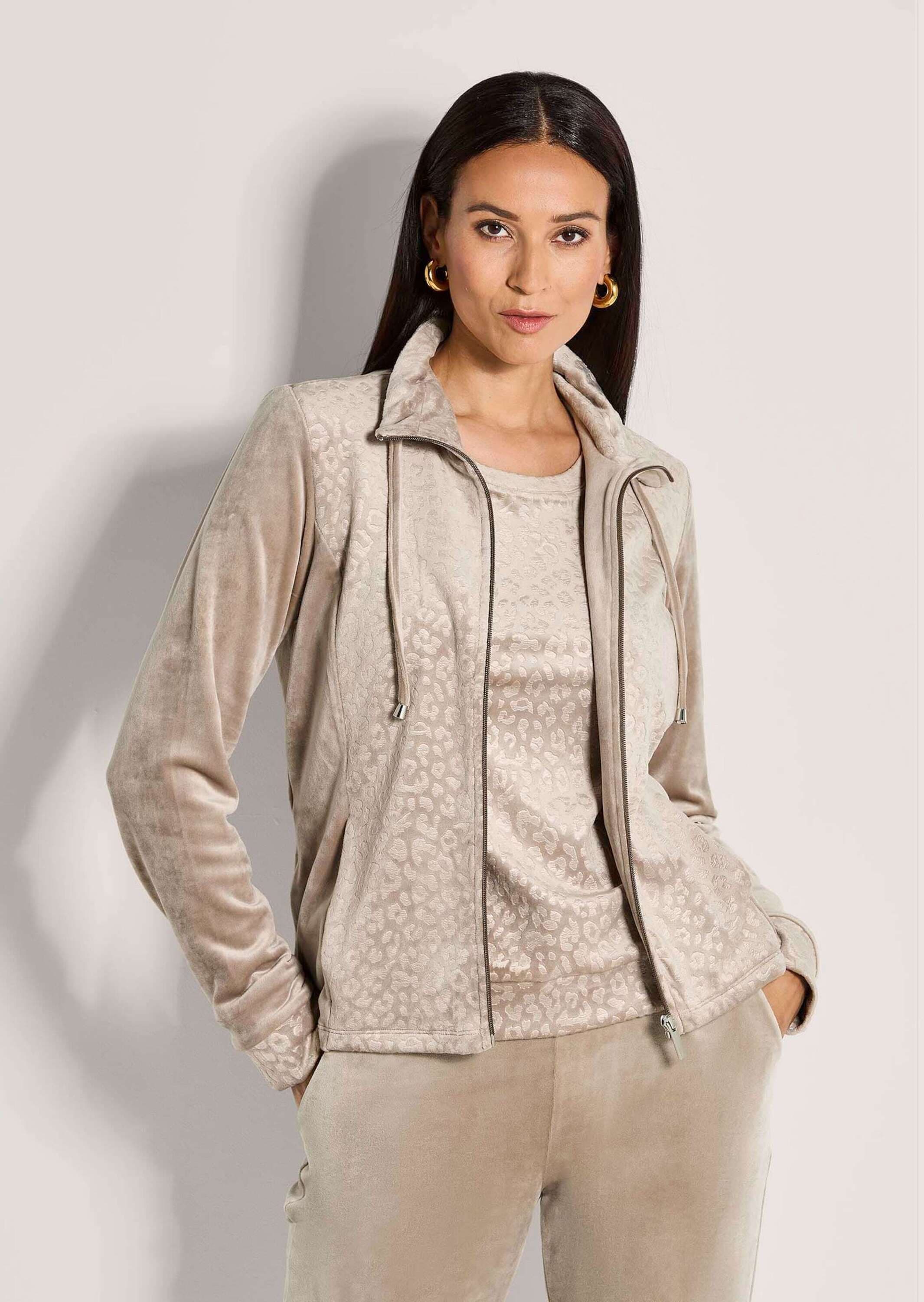 MADELEINE Kurzjacke »Sweatjacke Flauschige Nickijacke mit Reißverschluss«