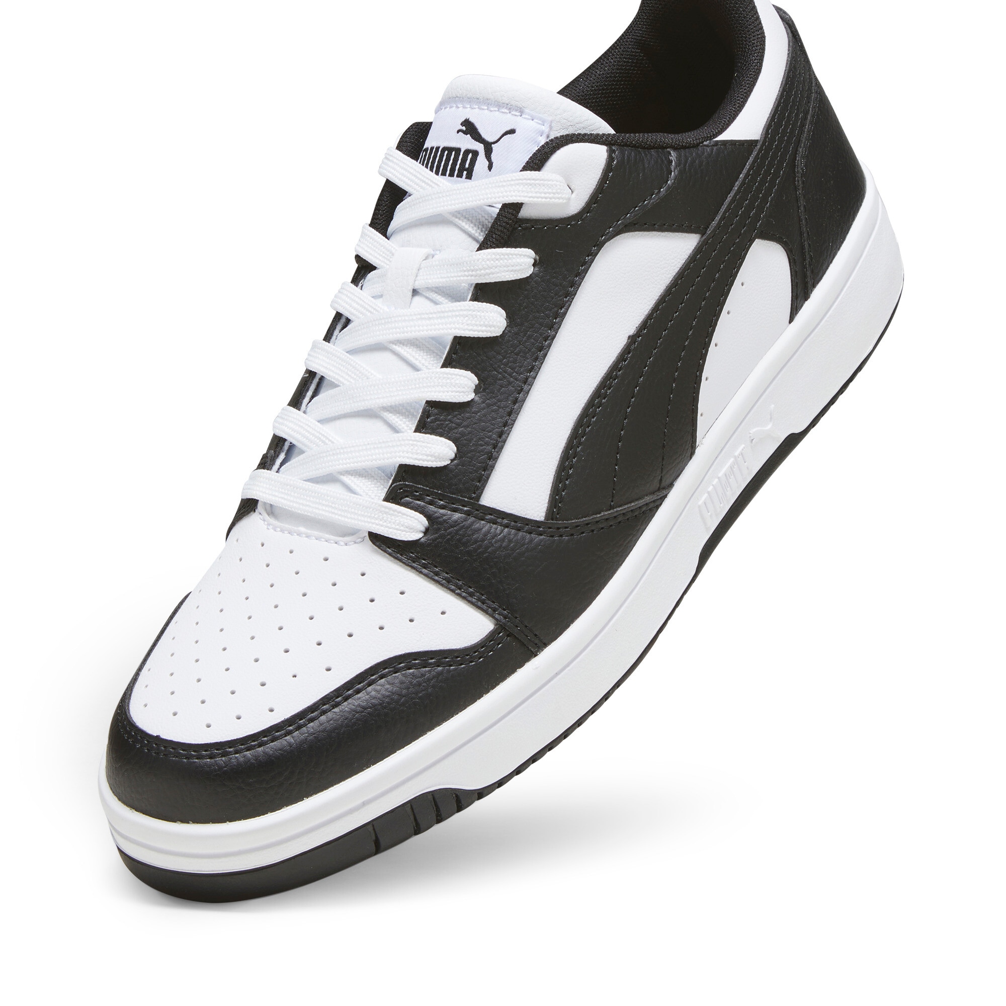 PUMA Sneaker »REBOUND V6 LOW«  niedrig geschnitten, mit Schnürverschluss, aus getrommeltem Leder