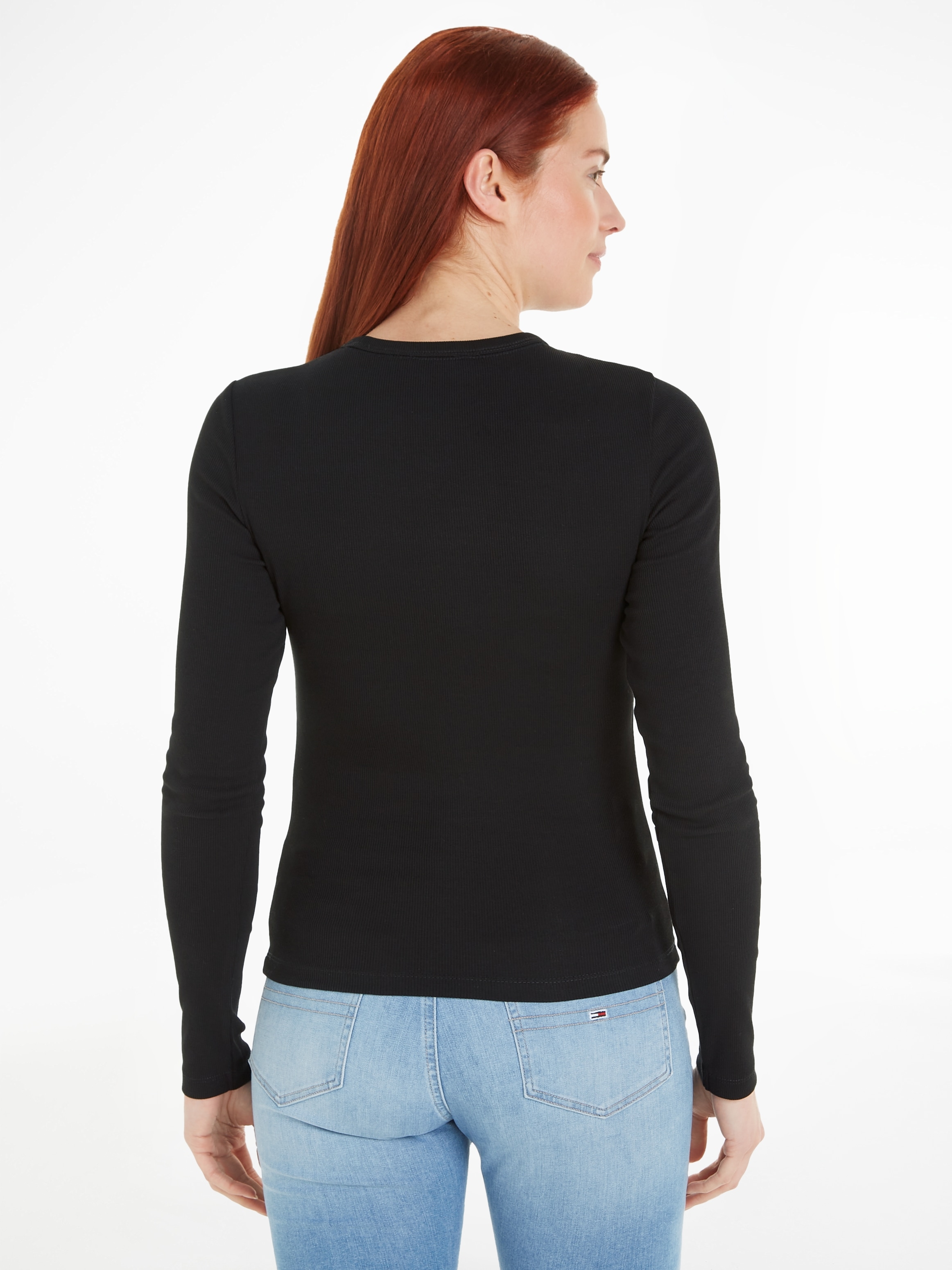 Tommy Jeans Langarmshirt »TJW SLIM ESSENTIAL RIB LS«, mit Logostickerei