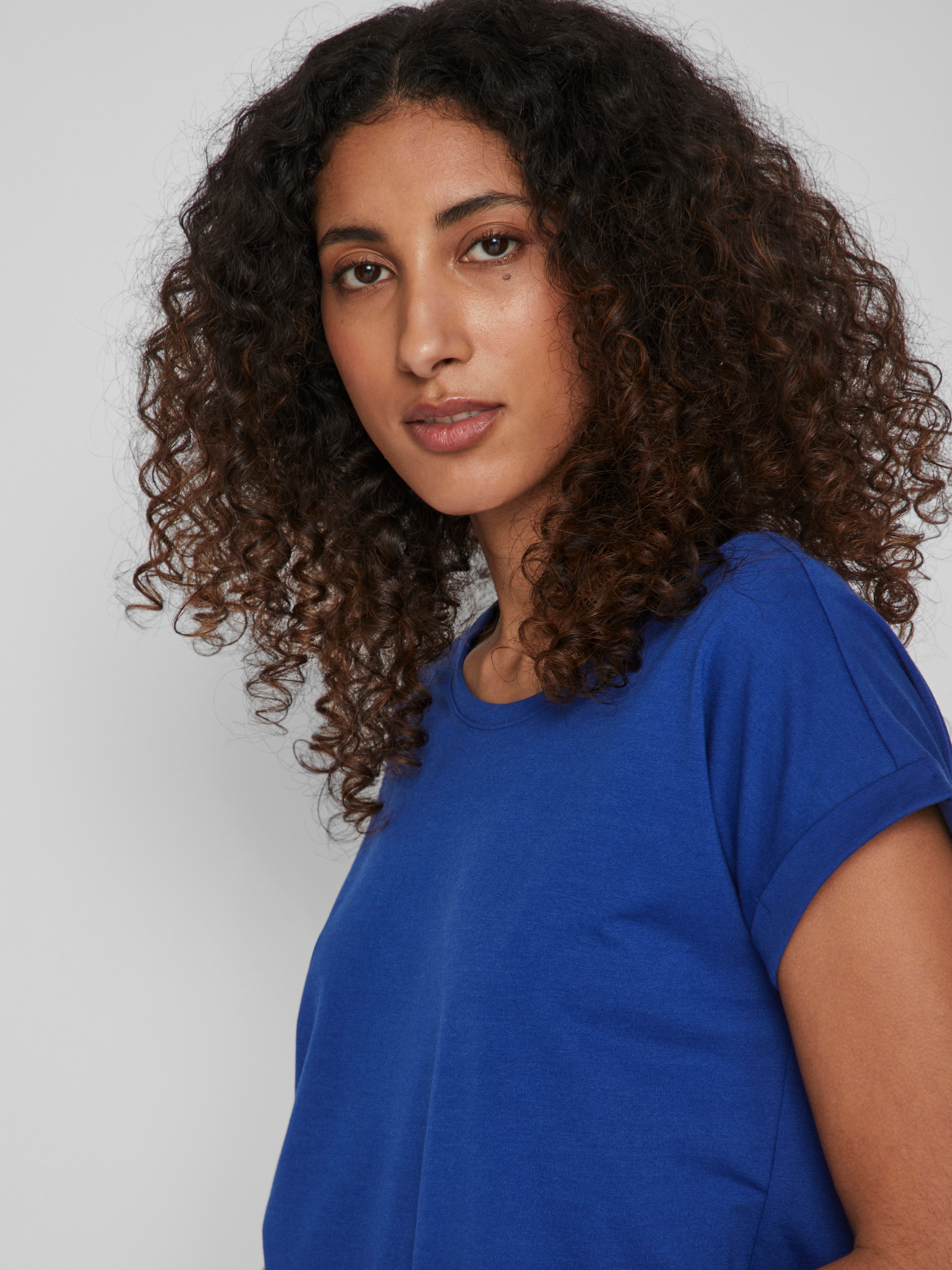 Vila Rundhalsshirt »VIDREAMERS NEW PURE T-SHIRT/SU-NOOS«, Basic Damen-T-Shirt mit Rundhalsausschnitt und umgeschlagenen Ärmeln
