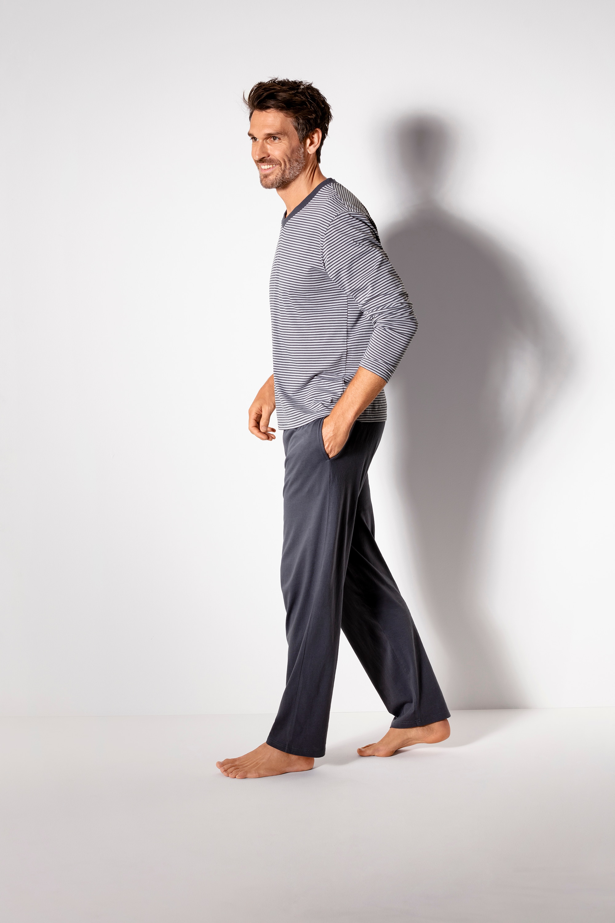 le jogger® Pyjama, (Packung, tlg., 4 garngefärbten ♕ Streifen bei 2 mit Stück)