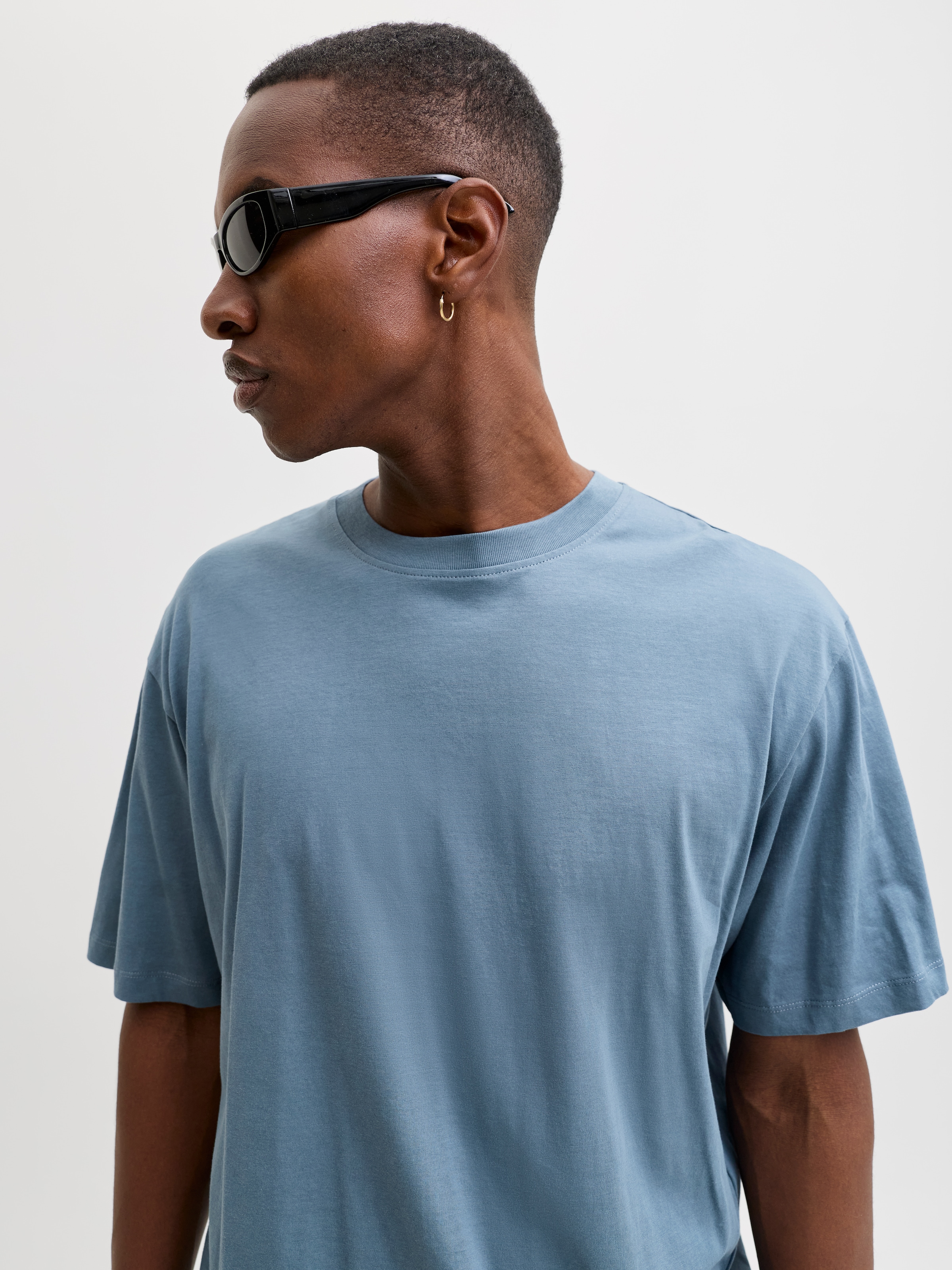 Jack & Jones Oversize-Shirt »JJEBRADLEY Oversize T-Shirt mit klassischem Rundhalsausschnitt« mit gekämmten Jersey