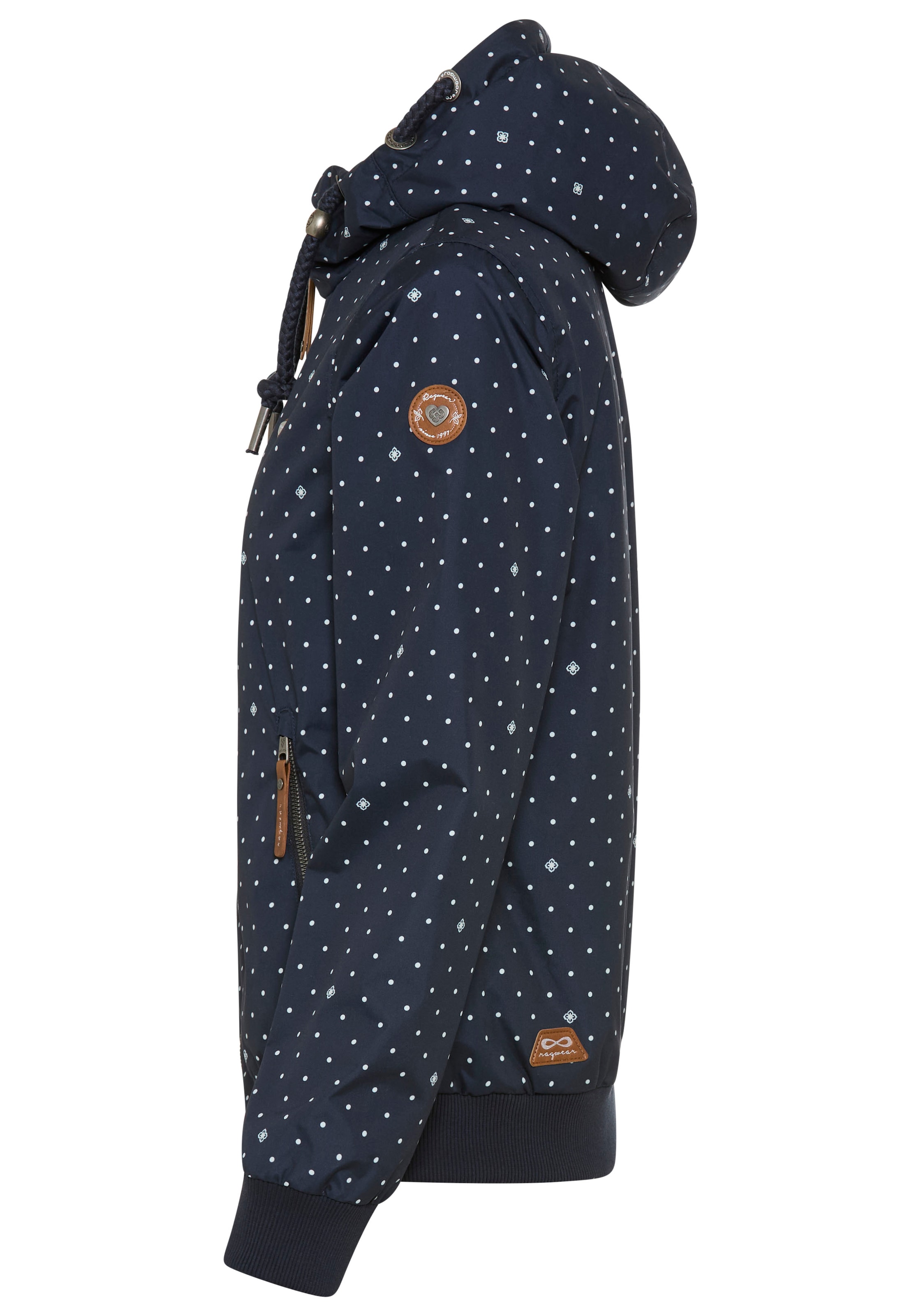 Ragwear Outdoorjacke »NUGGIE DOTS O« mit Kapuze aus Polyester, hüftlange Passform, hochschließender Kragen