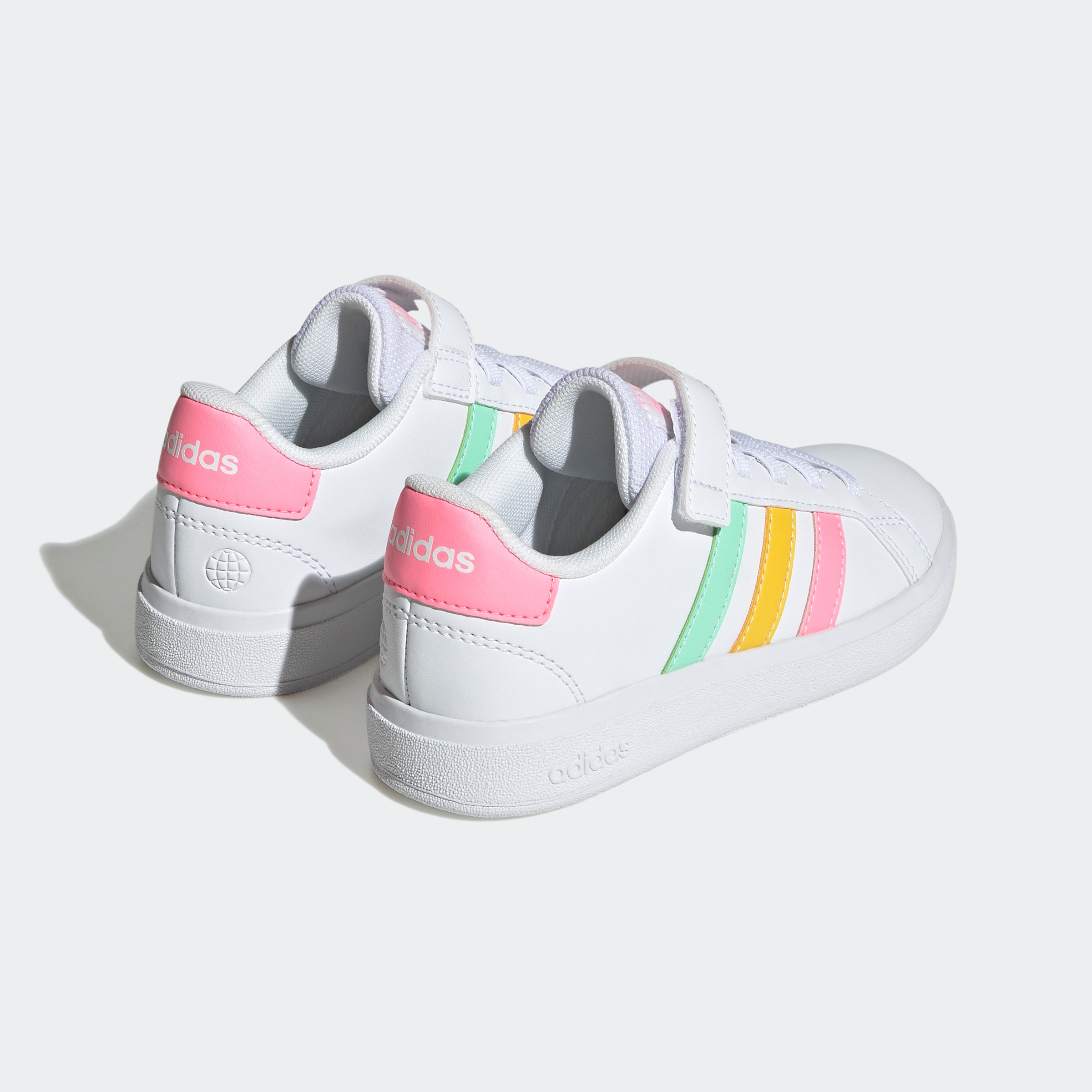 adidas Sportswear Klettschuh »GRAND COURT COURT ELASTIC LACE AND TOP STRAP«, Design auf den Spuren des adidas Superstar