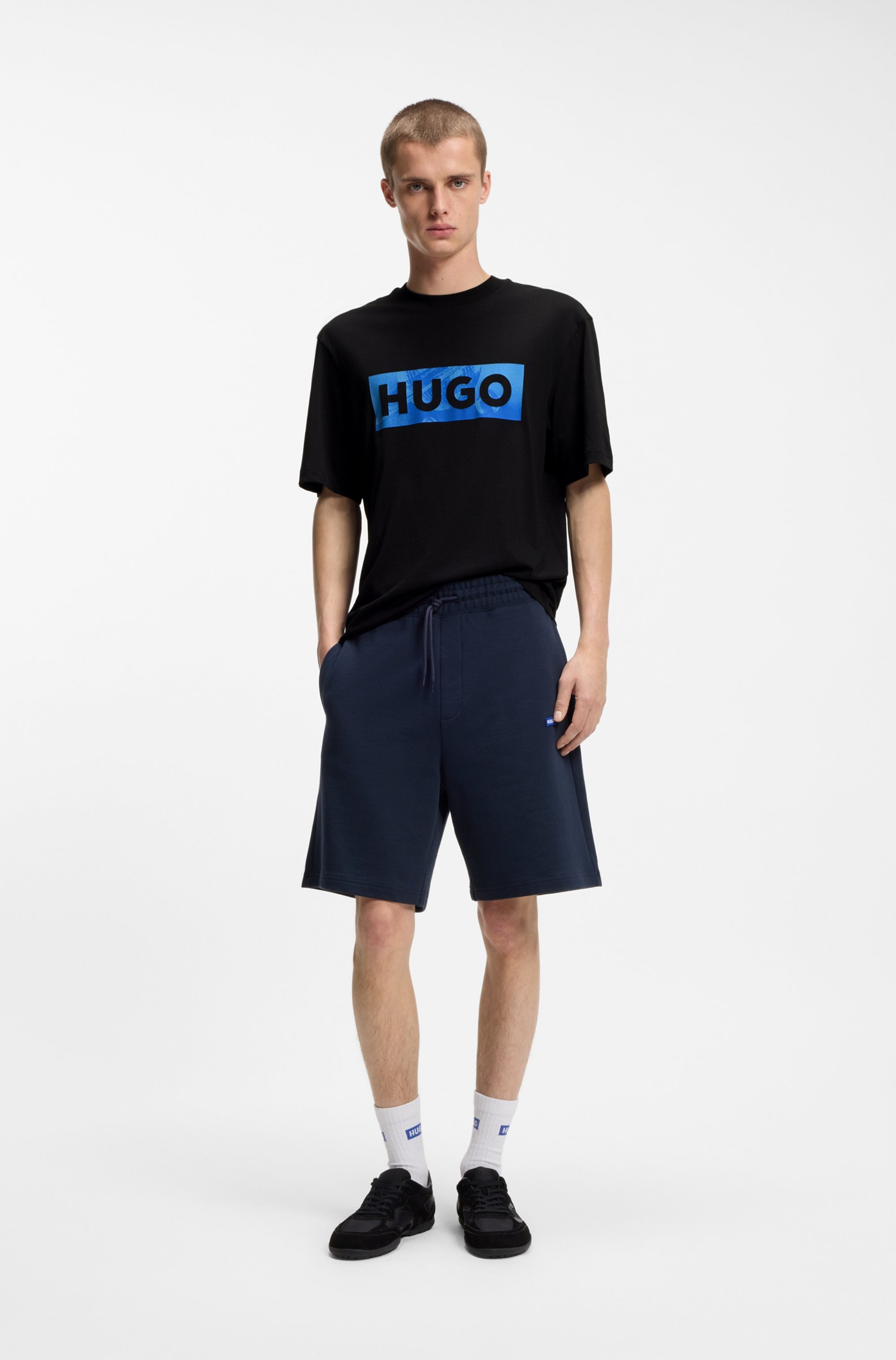 HUGO Blue T-Shirt Regula Fit, Rundhalsausschnitt, Logoprint, reine Baumwolle