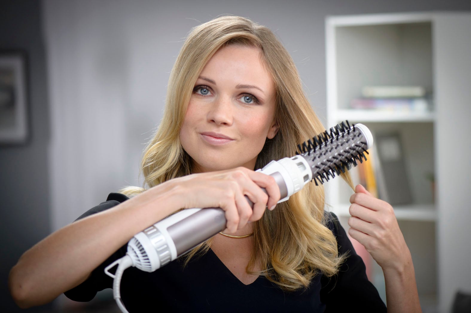 Rowenta Warmluftbürste »Brush Activ Premium Care rotierende Warmluftbürste, mit Naturborsten,«, 2 Aufsätze, Kaschmir-Keratin-Beschichtung, 2 Bürstaufsätze, 3 Stufen, CF9540