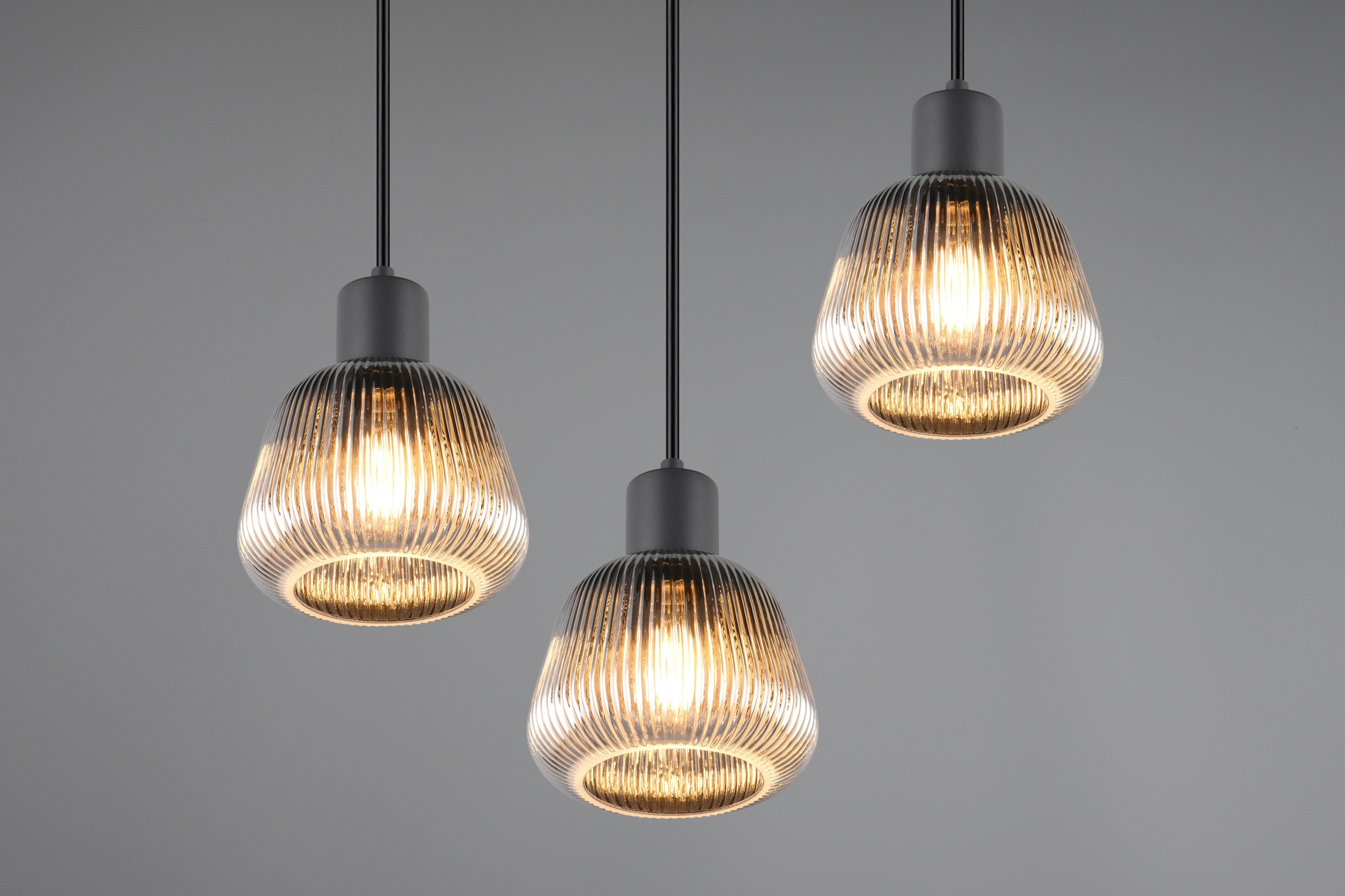TRIO Leuchten Pendelleuchte »TARIFA, 3-flammige Hängeleuchte exkl 3xE27 max 25W, Glas Hängelampe« E27 1 Stk. warmweiß - kaltweiß höhenverstellbar max 150cm Glas in Riffeloptik und leicht verspiegelt