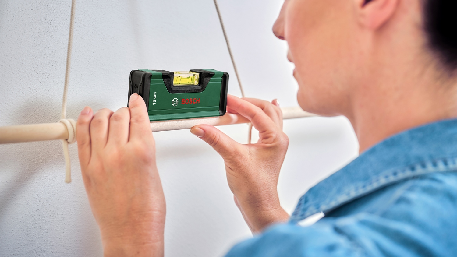 Bosch Home & Garden Akku-Schrauber »IXO 7 Level Set«, mit Bit-Set, Wasserwage und Ladekabel