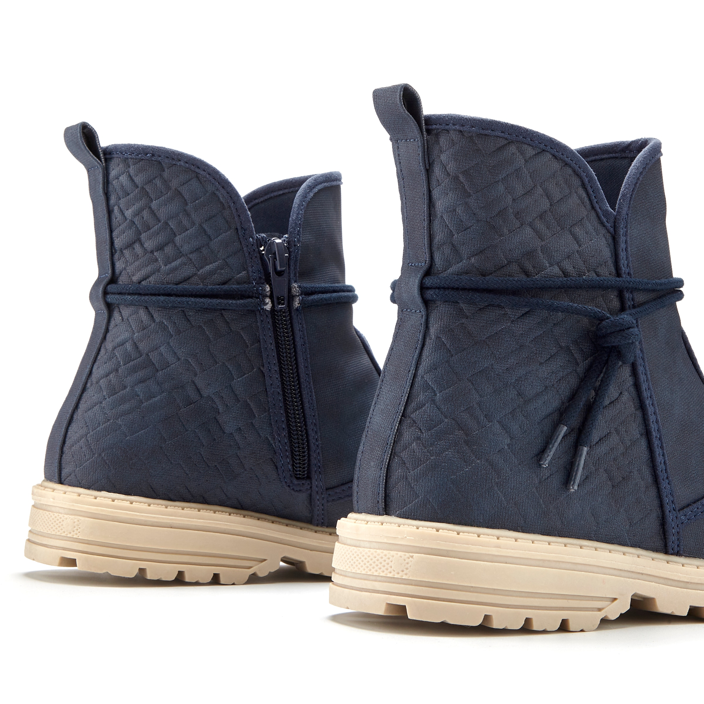 Vivance Stiefelette »Boots, Stiefel«  mit raffinierten Bindebändern VEGAN