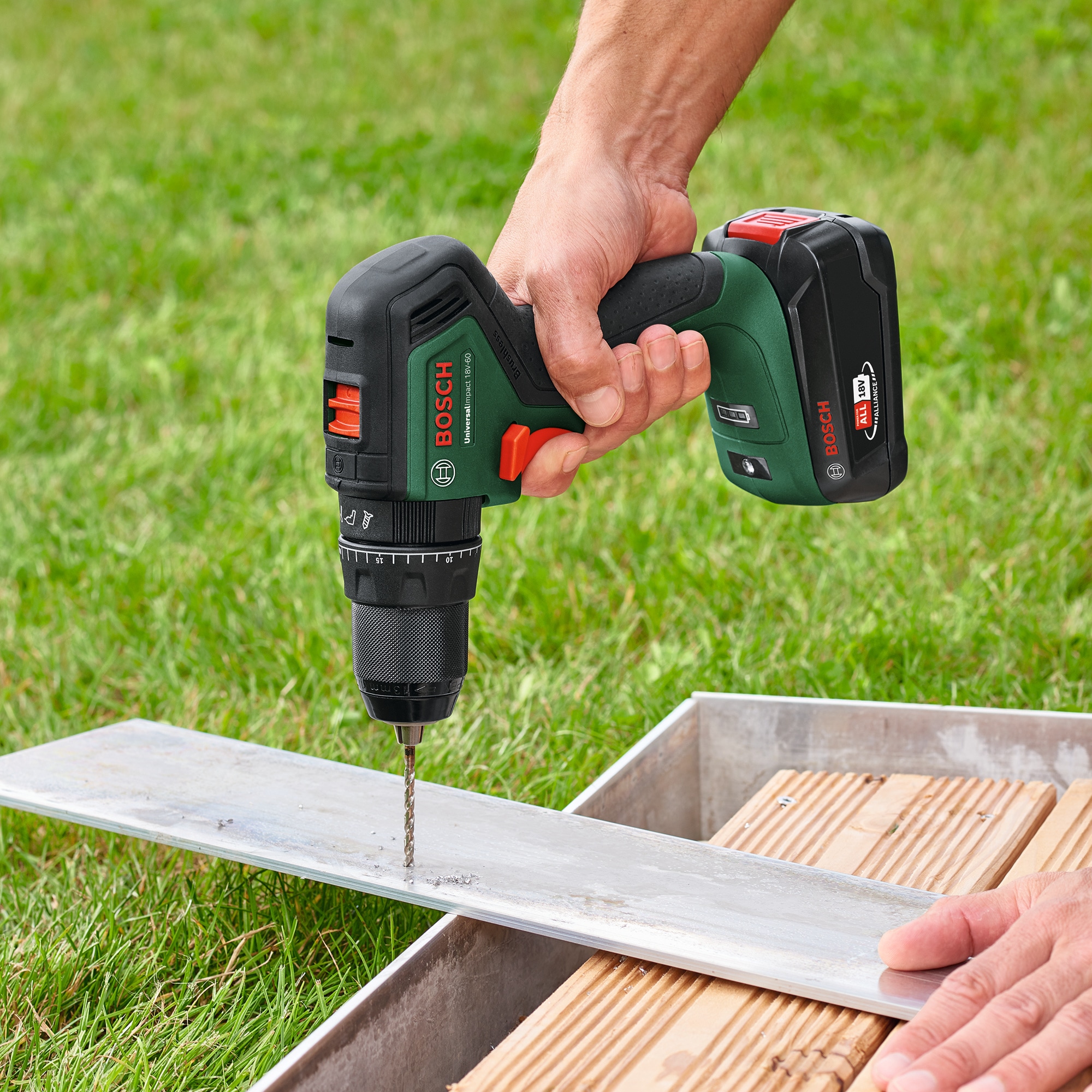 Bosch Home & Garden Akku-Schlagbohrschrauber »UniversalImpact 18V-60«, Inkl. Koffer, mit Akku 18V/2Ah und Ladegerät