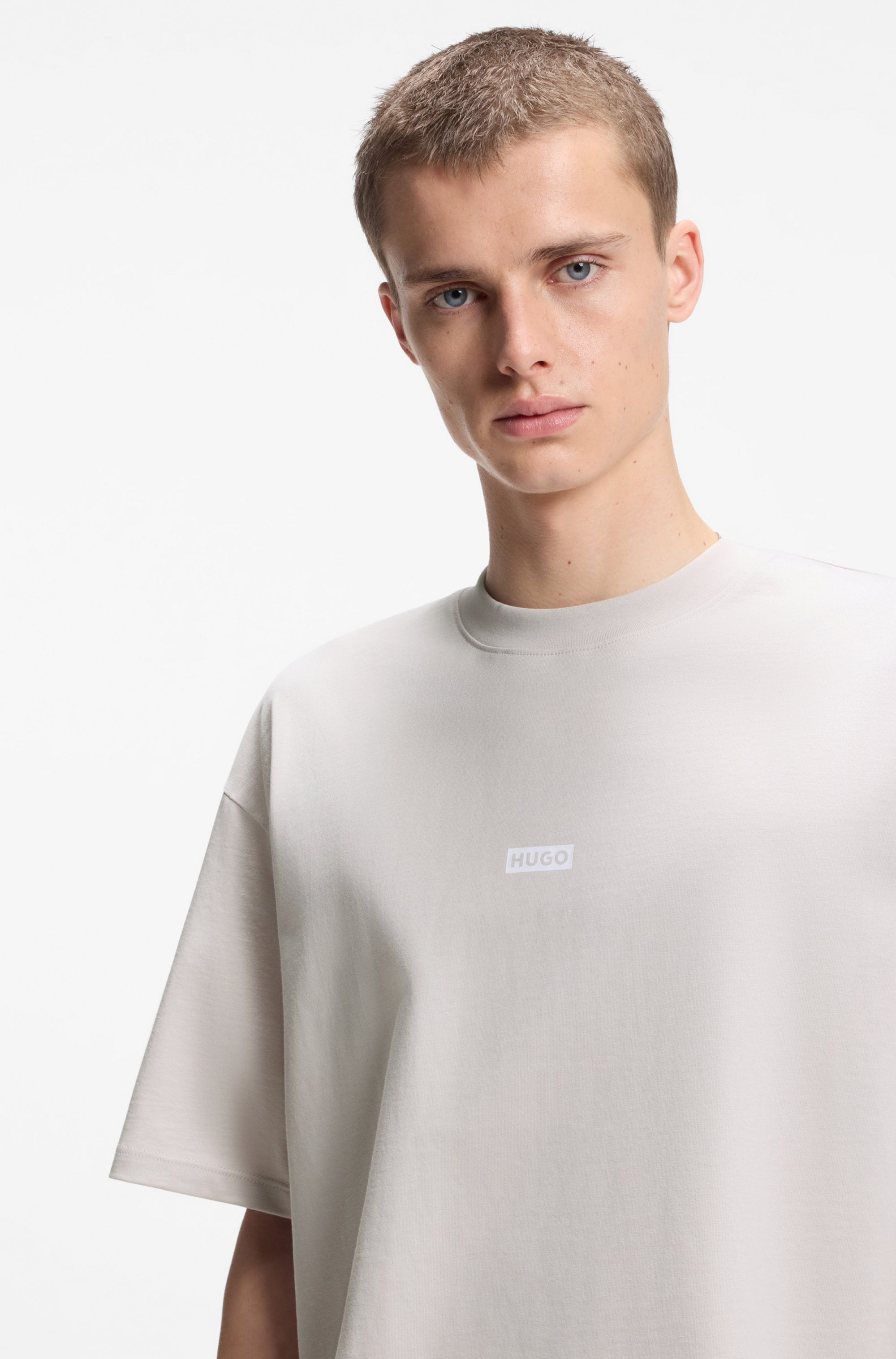 HUGO T-Shirt »Nalono« mit Logodruck, Oversized Look mit Backprint