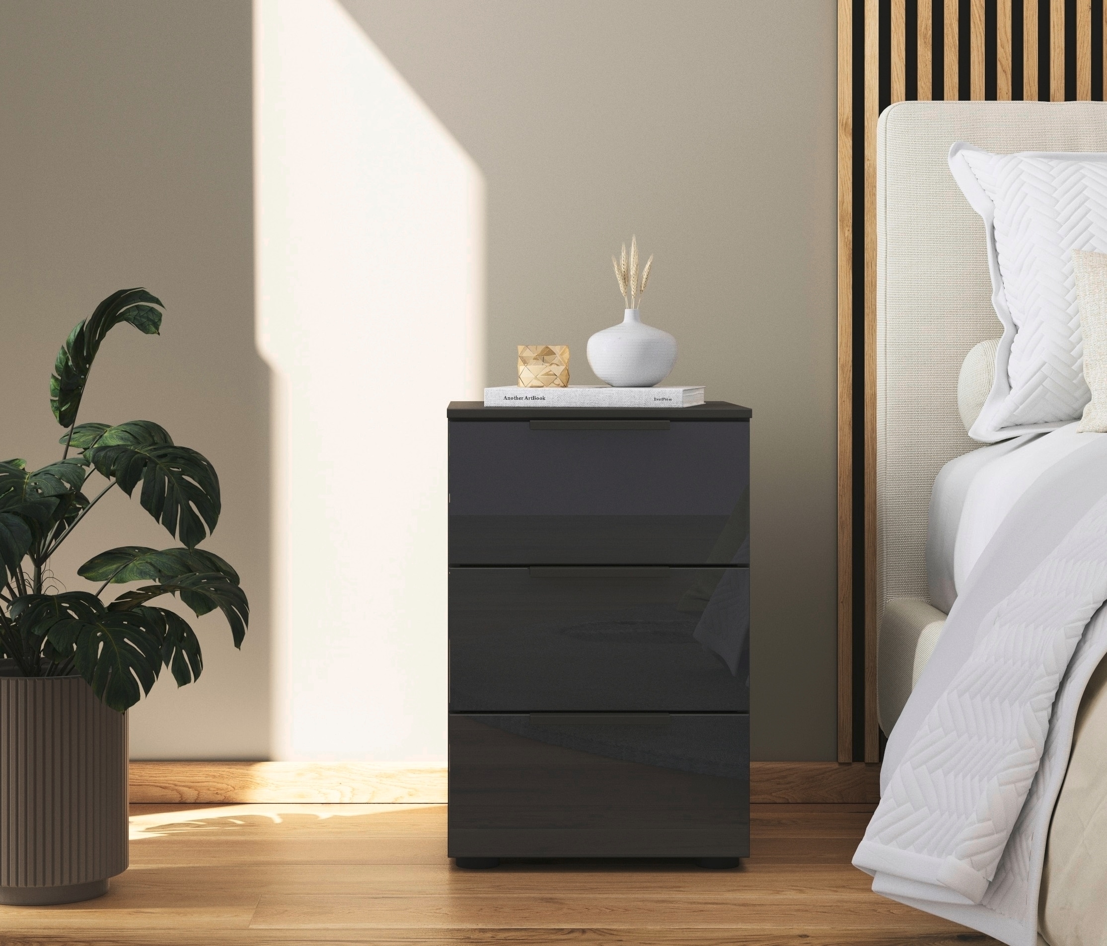 rauch Nachtkommode »Nachttisch Nachtschrank Nachtkonsole FLIPP mit Glasfront«, (Breite 40 cm), mit 3 Schubladen und Soft-Close-Funktion sowie Glasfront