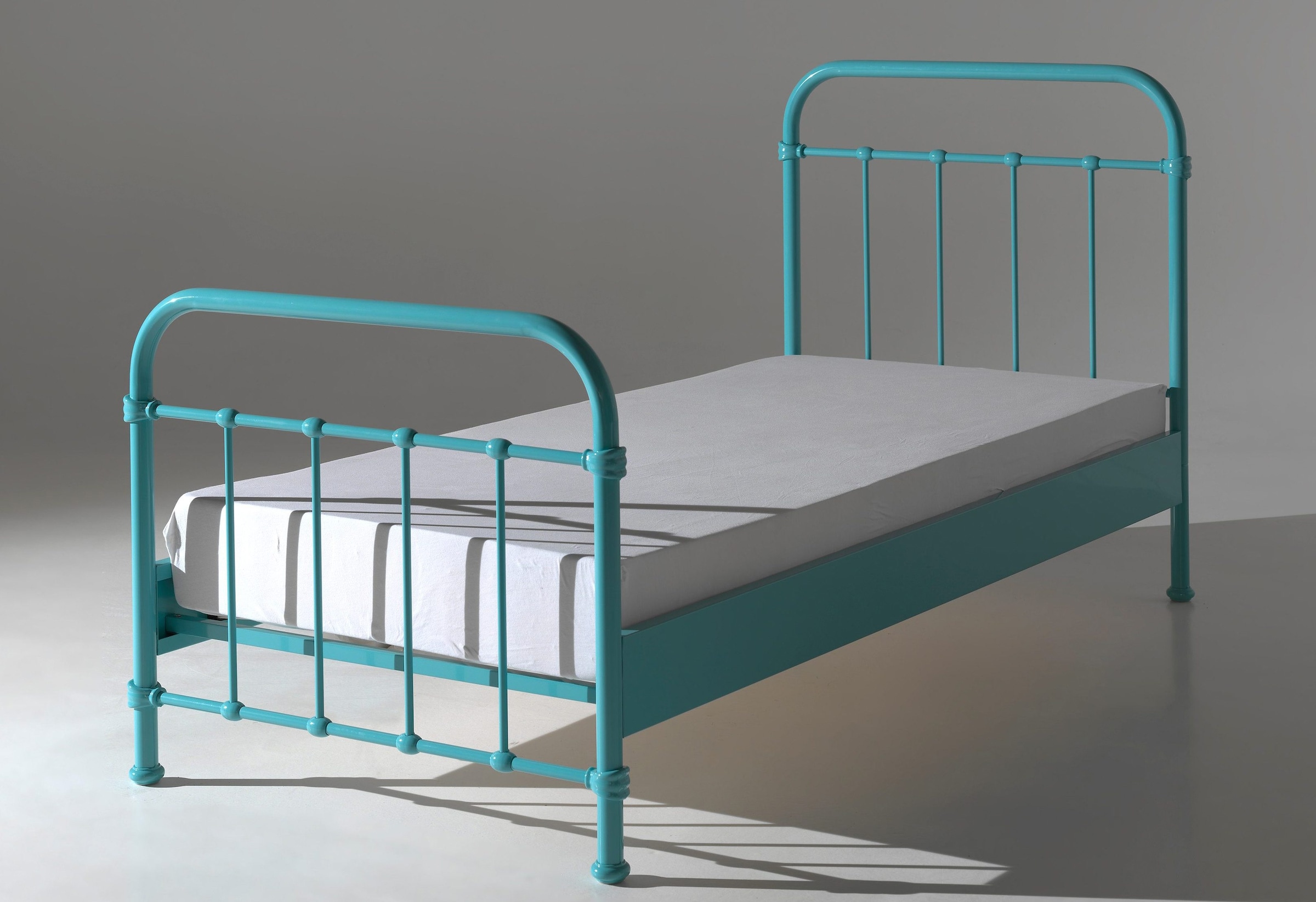 Vipack Kinderbett, (Made in Europe), Metallbett, Jugendbett, Einzelbett mit Lattenrost