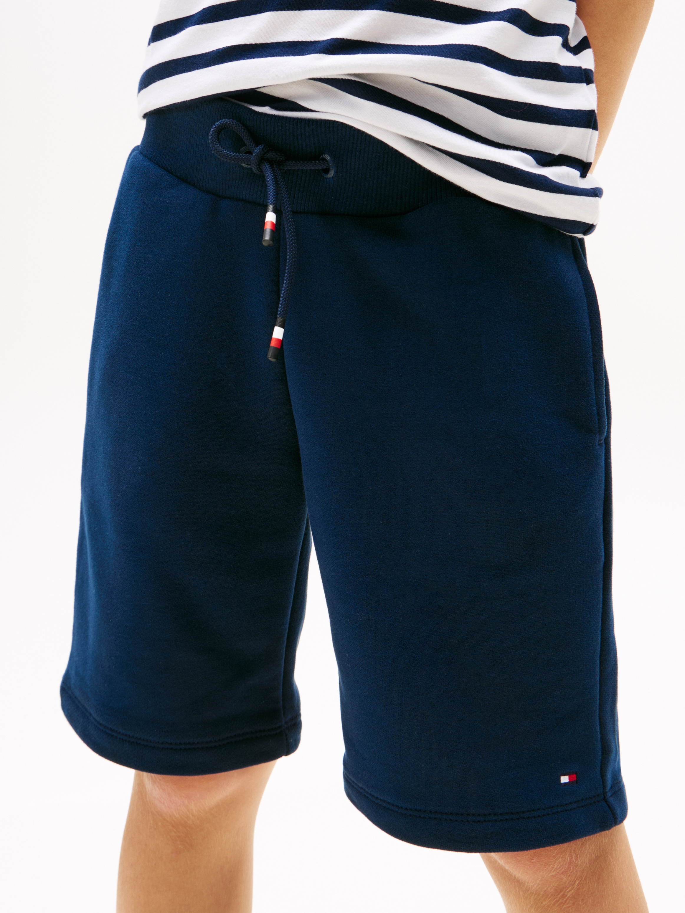 Tommy Hilfiger T-Shirt & Shorts »ESSENTIAL SET«, mit Logoschriftzug