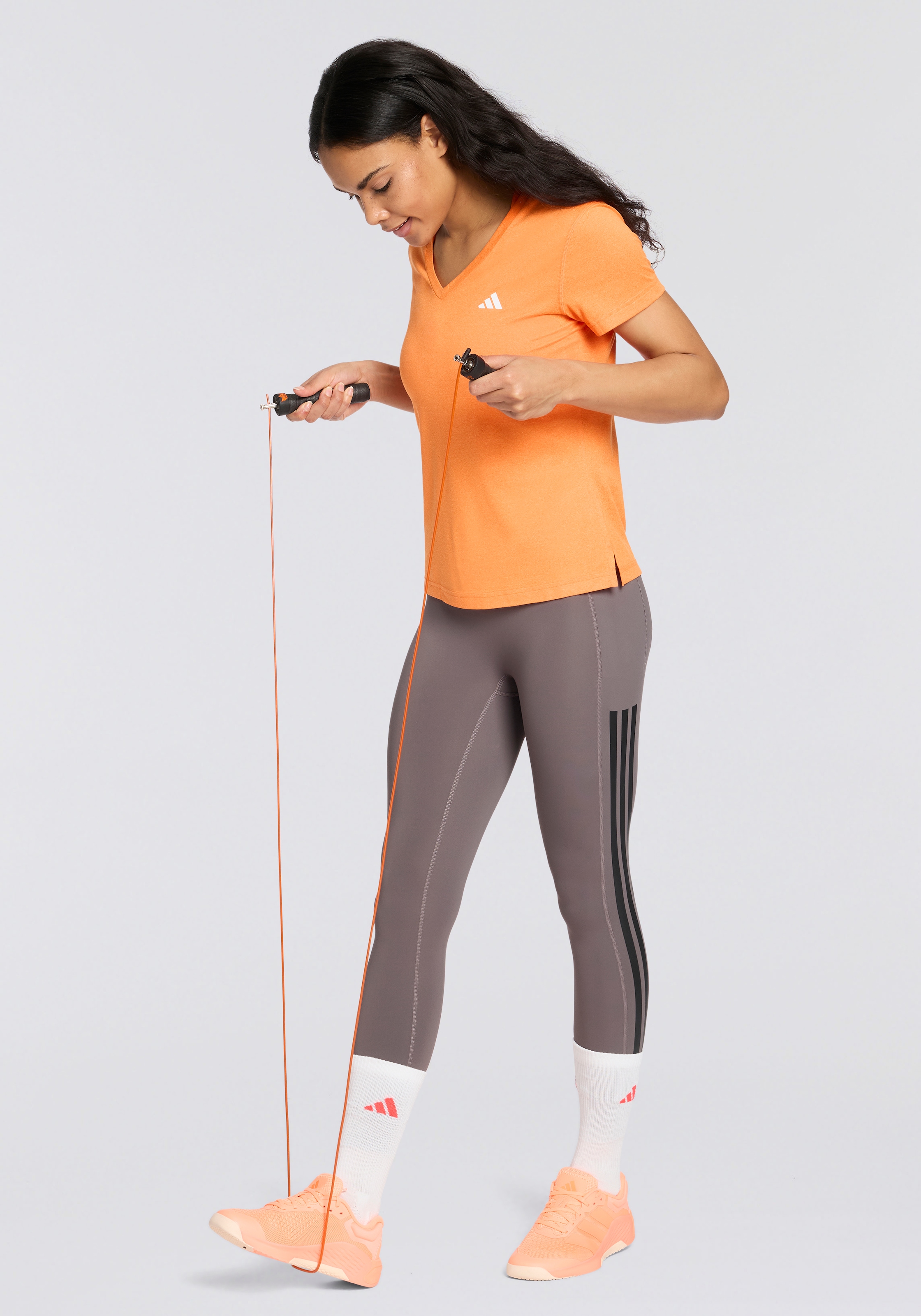 adidas Performance T-Shirt »ADIDAS WORKOUT ESSENTIALS MIT V-AUSSCHNITT«