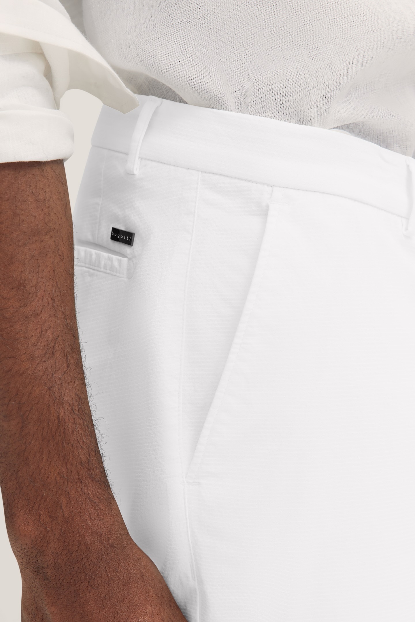 bugatti Chinohose, mit praktischen Gürtelschlaufen