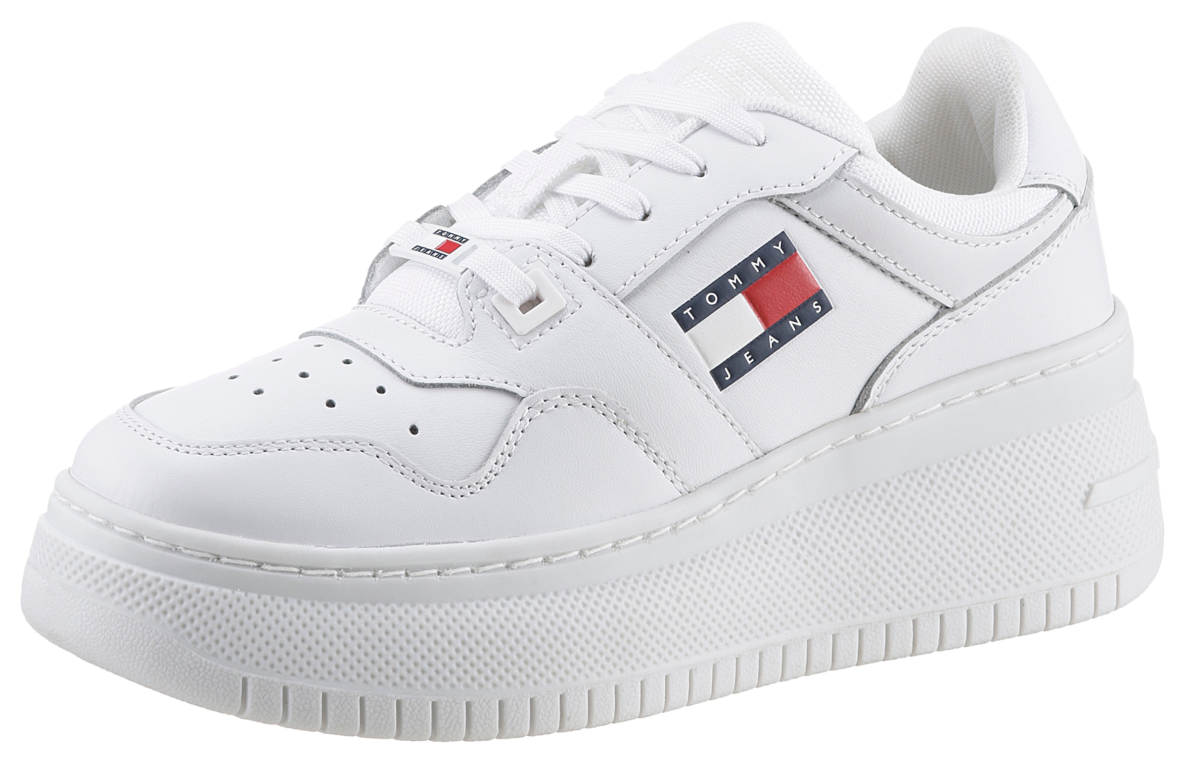 Plateausneaker »TJW RETRO BASKET FLATFORM ESS«, mit Logoschriftzug in der Sohle,...