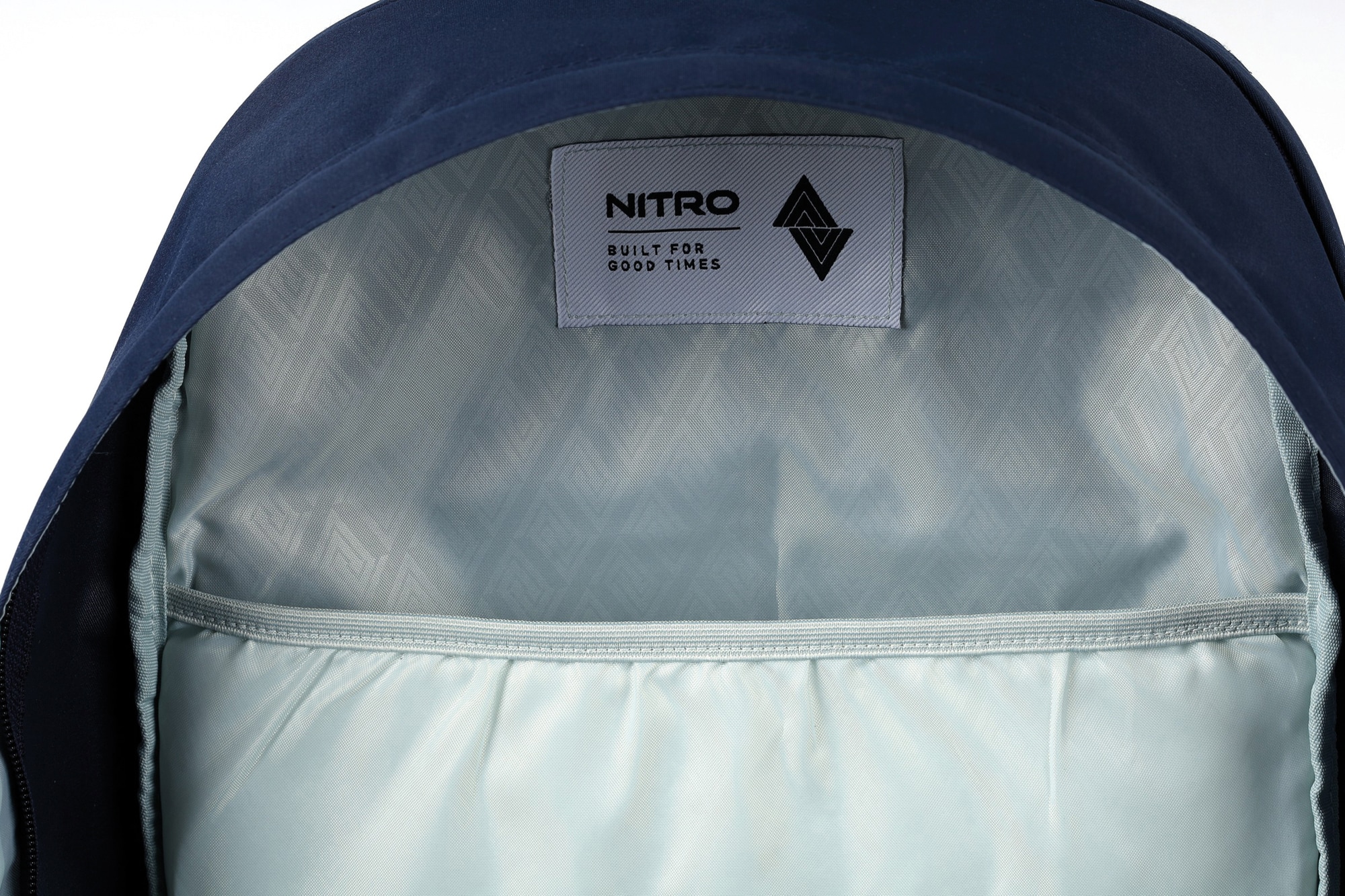 NITRO Freizeitrucksack »Urban Plus«, Daypack, Streetpack im Retro-Look, Alltagsrucksack, Schulrucksack