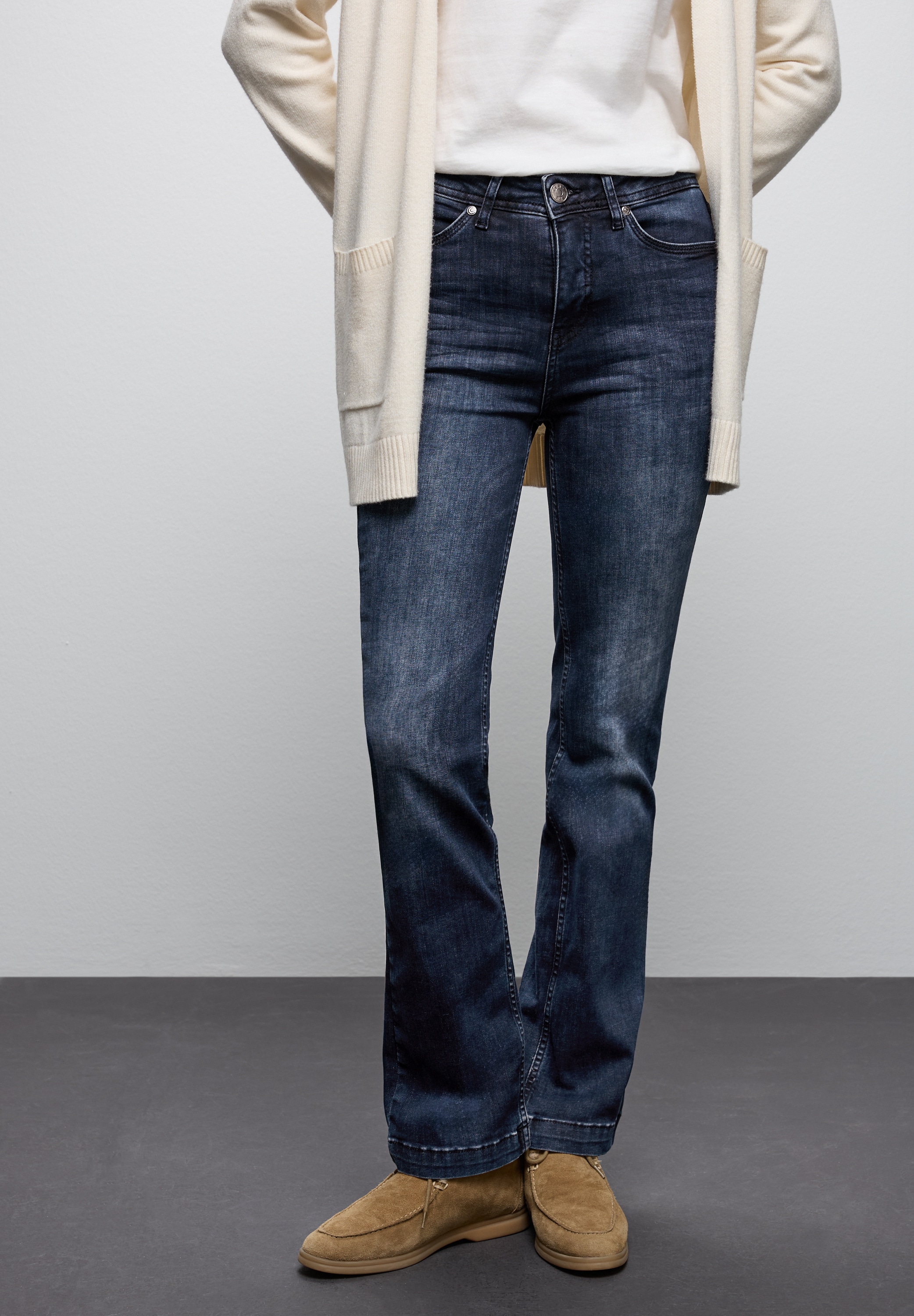 STREET ONE Slim-fit-Jeans »QR Style Bootcut« im 5-Pocket-Style und mit Stretch