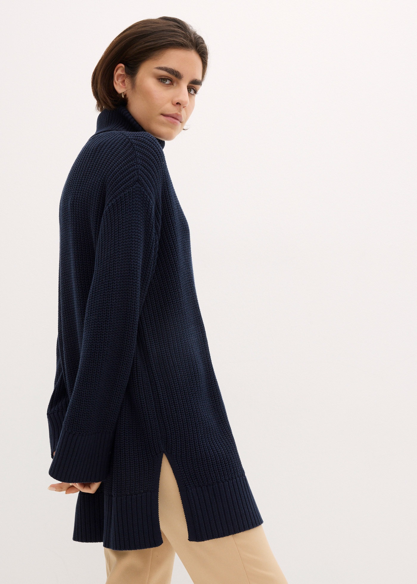 bonprix Rollkragenpullover »Oversize-Rollkragenpullover aus Baumwoll-Mix« aus Baumwoll-Mix, mit Rollkragen, mit Seitenschlitzen