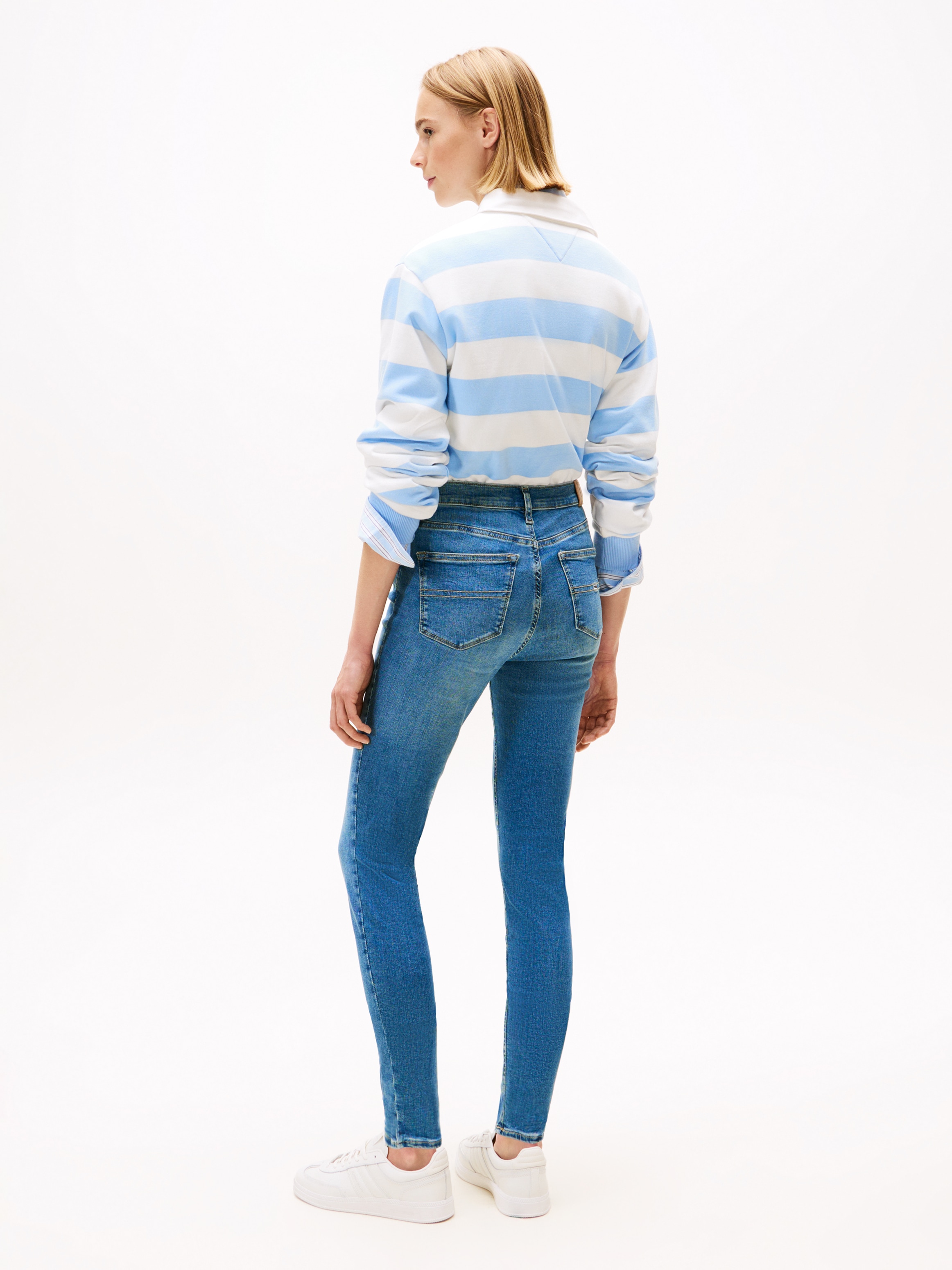 Tommy Jeans Skinny-fit-Jeans »NORA MID RISE« mit Waschung, Logo-Badge