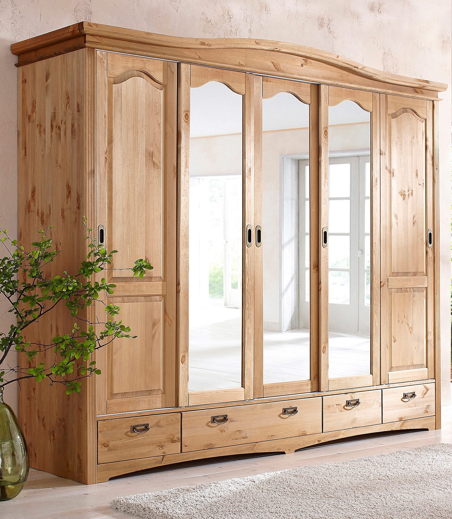 OTTO home Schiebetürenschrank "Konrad, Landhausstil, rustikal, mit Schubladen + Spiegel, Kassetten" massive Kiefer, FSC-zertifiziert, Messinggriffe